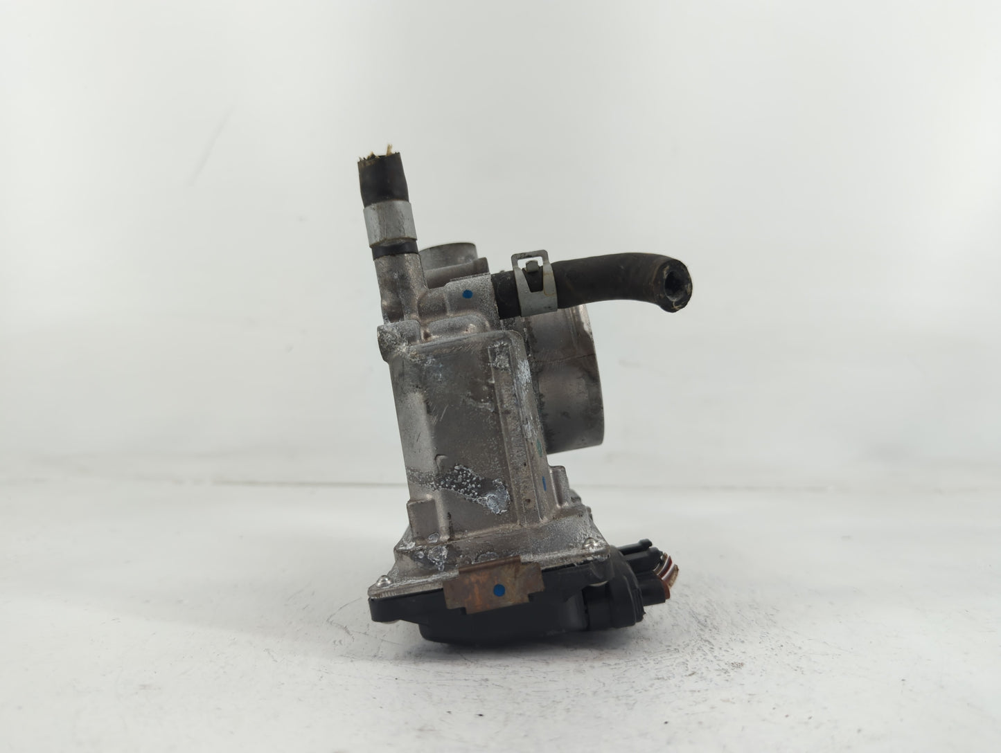 2013-2019 Nissan Sentra Throttle Body P/N:00005 3B27, 3RA60-01 A Fits Fits 2013 2014 2015 2016 2017 2018 2019 OEM Used Auto 