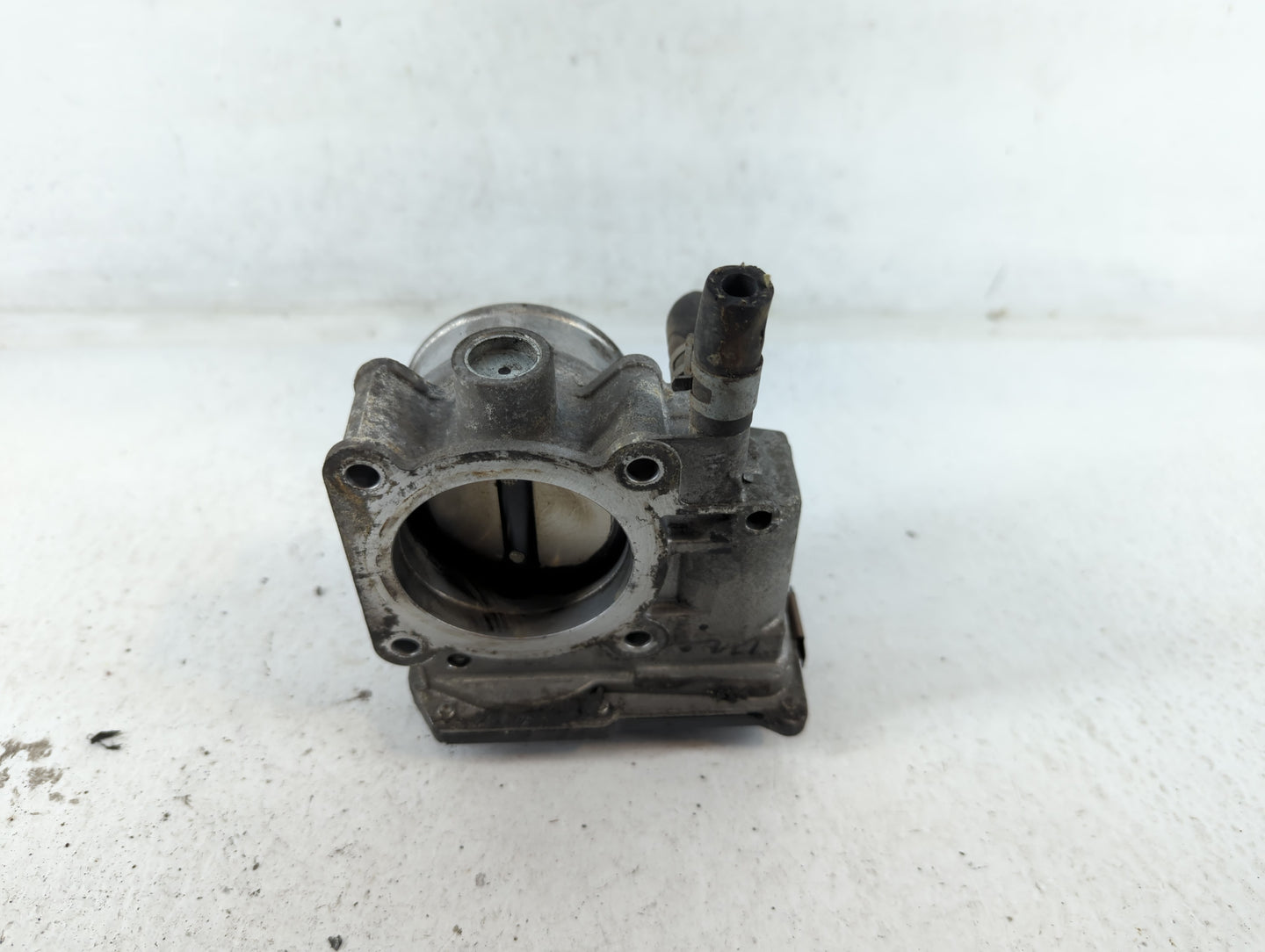 2013-2019 Nissan Sentra Throttle Body P/N:3RA60-01 A Fits Fits 2013 2014 2015 2016 2017 2018 2019 OEM Used Auto Parts - Oemu