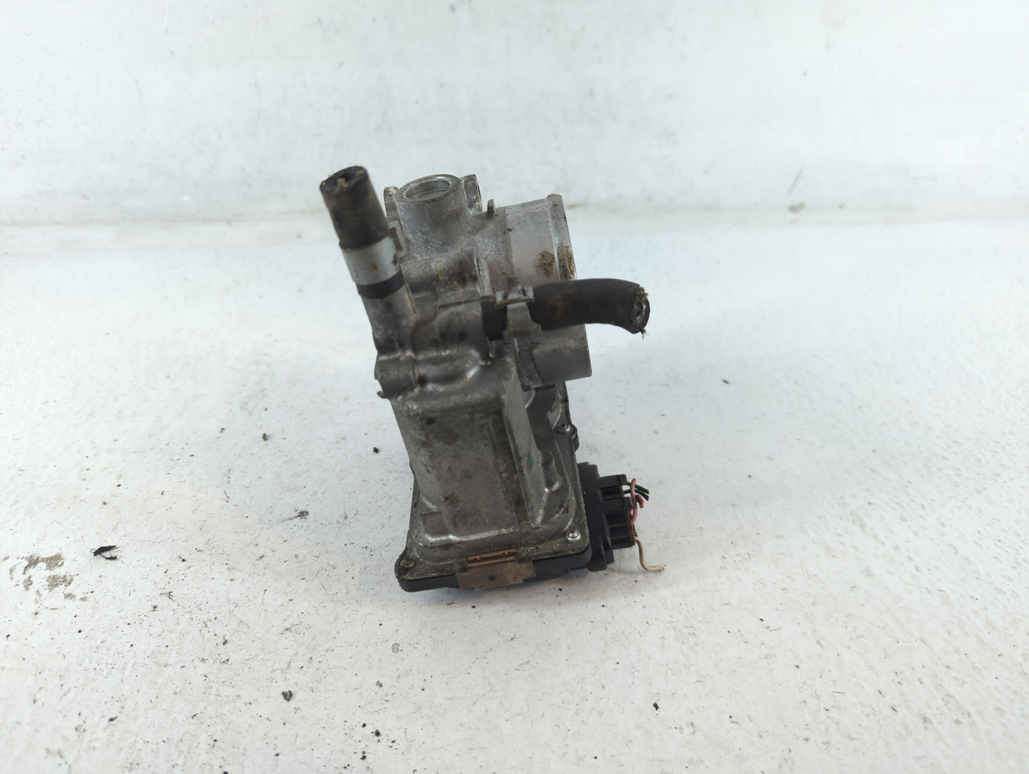 2013-2019 Nissan Sentra Throttle Body P/N:3RA60-01 A Fits Fits 2013 2014 2015 2016 2017 2018 2019 OEM Used Auto Parts - Oemu
