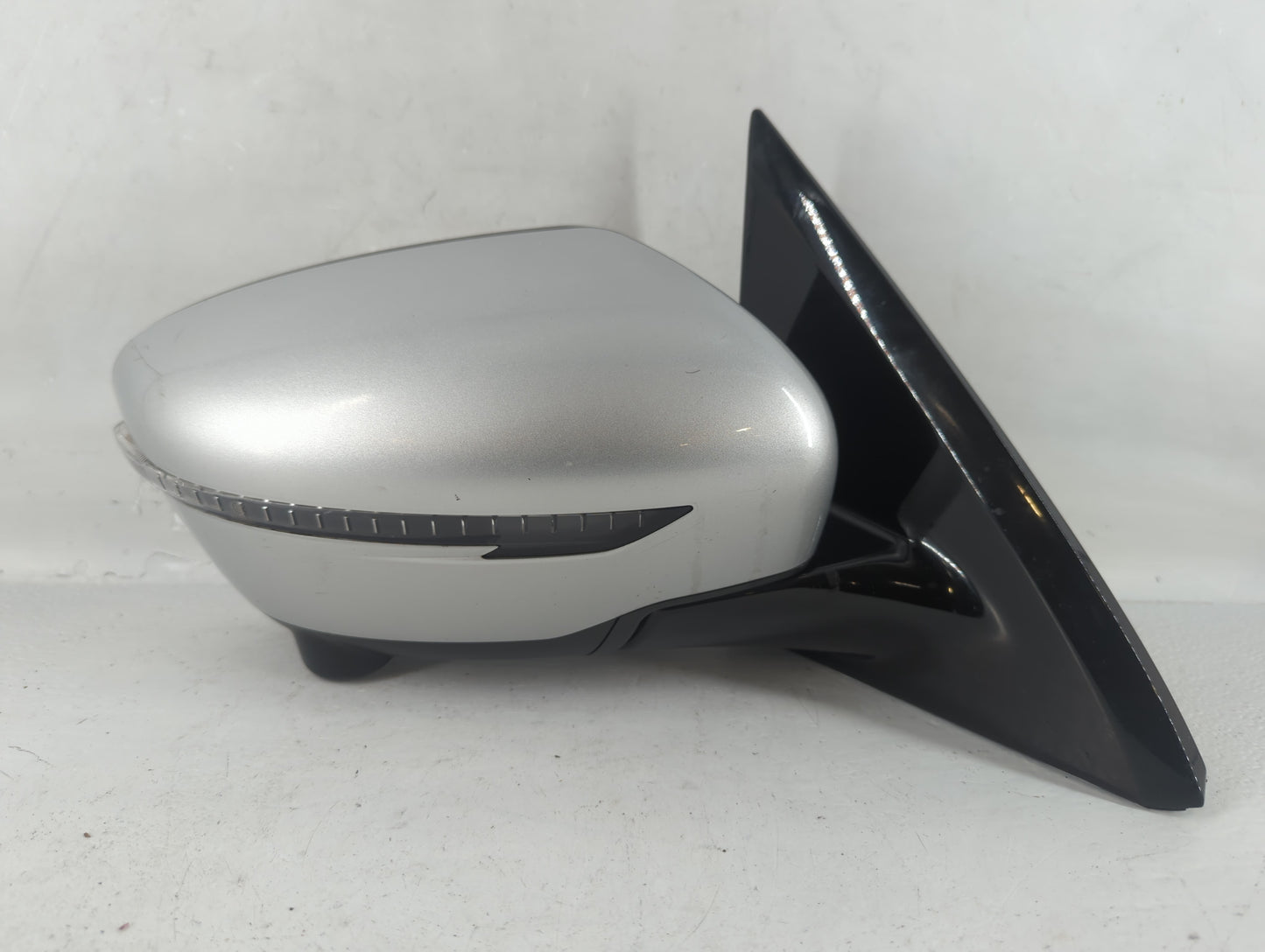 2013 Nissan Sentra Passenger Side View Mirror - Right Door Mirror OEM Used - Oemusedautoparts1.com