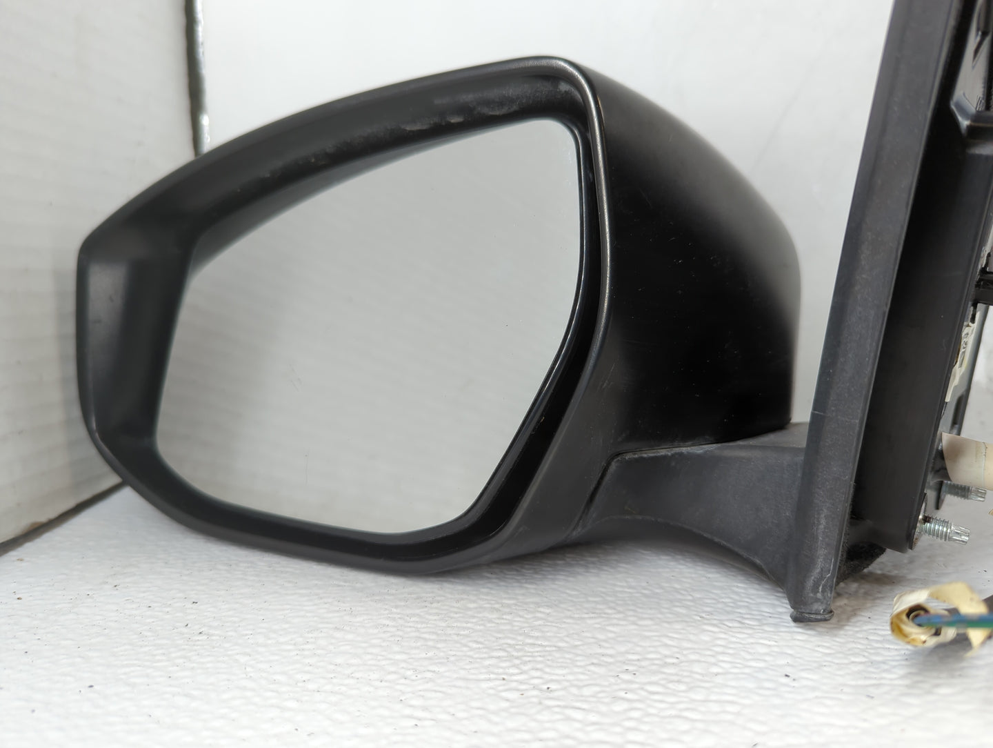 2013-2015 Nissan Sentra Driver Side View Mirror - Left Door Mirror OEM Used - Oemusedautoparts1.com
