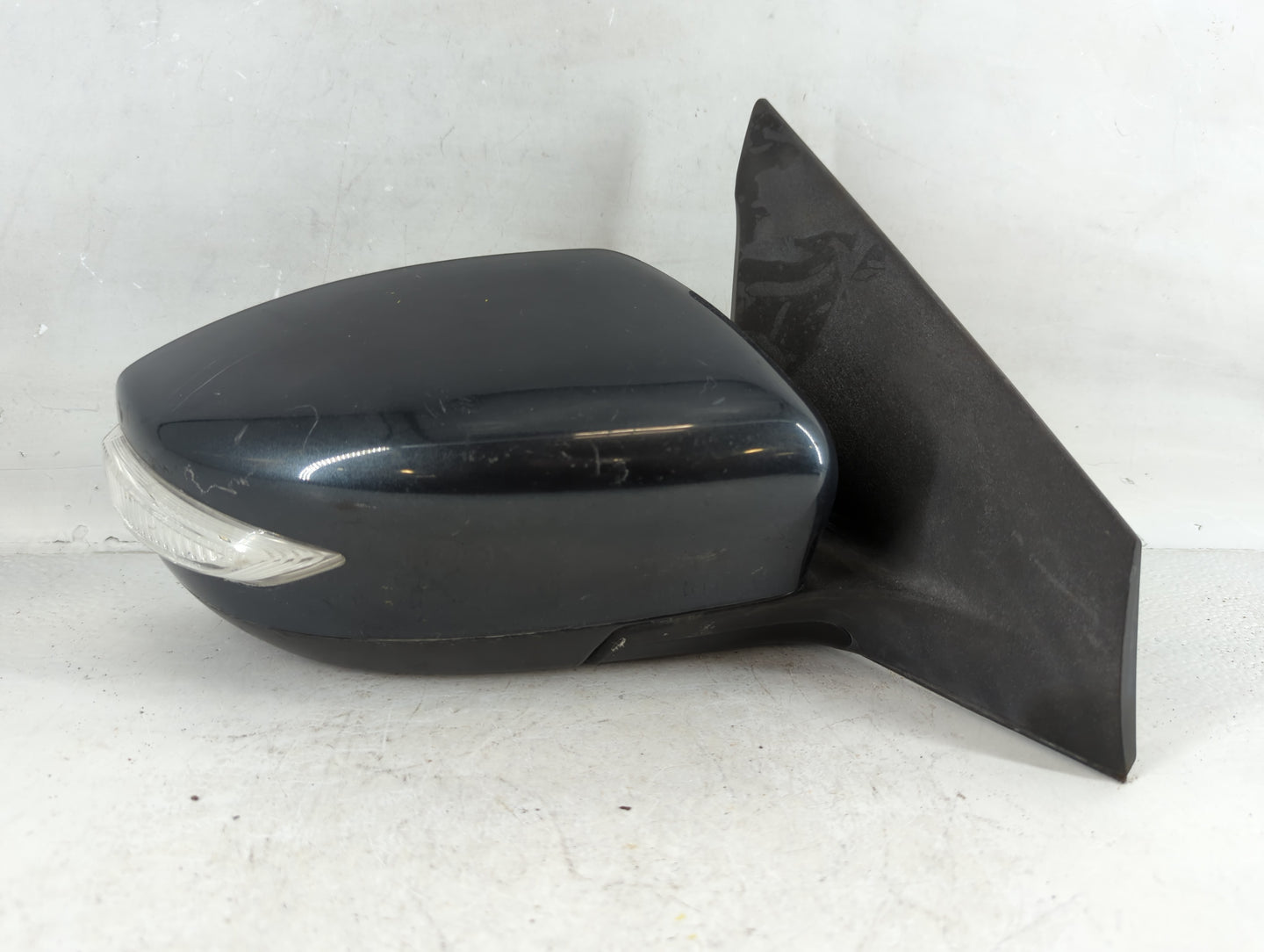 2013-2015 Nissan Sentra Passenger Side View Mirror - Right Door Mirror OEM Used - Oemusedautoparts1.com
