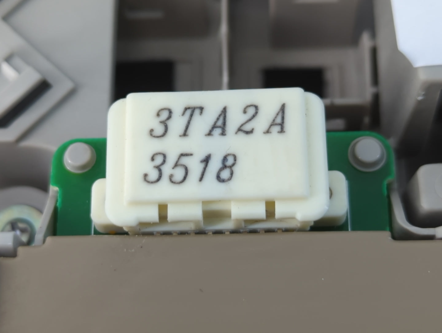2013 Nissan Sentra Overhead Roof Console - Oemusedautoparts1.com