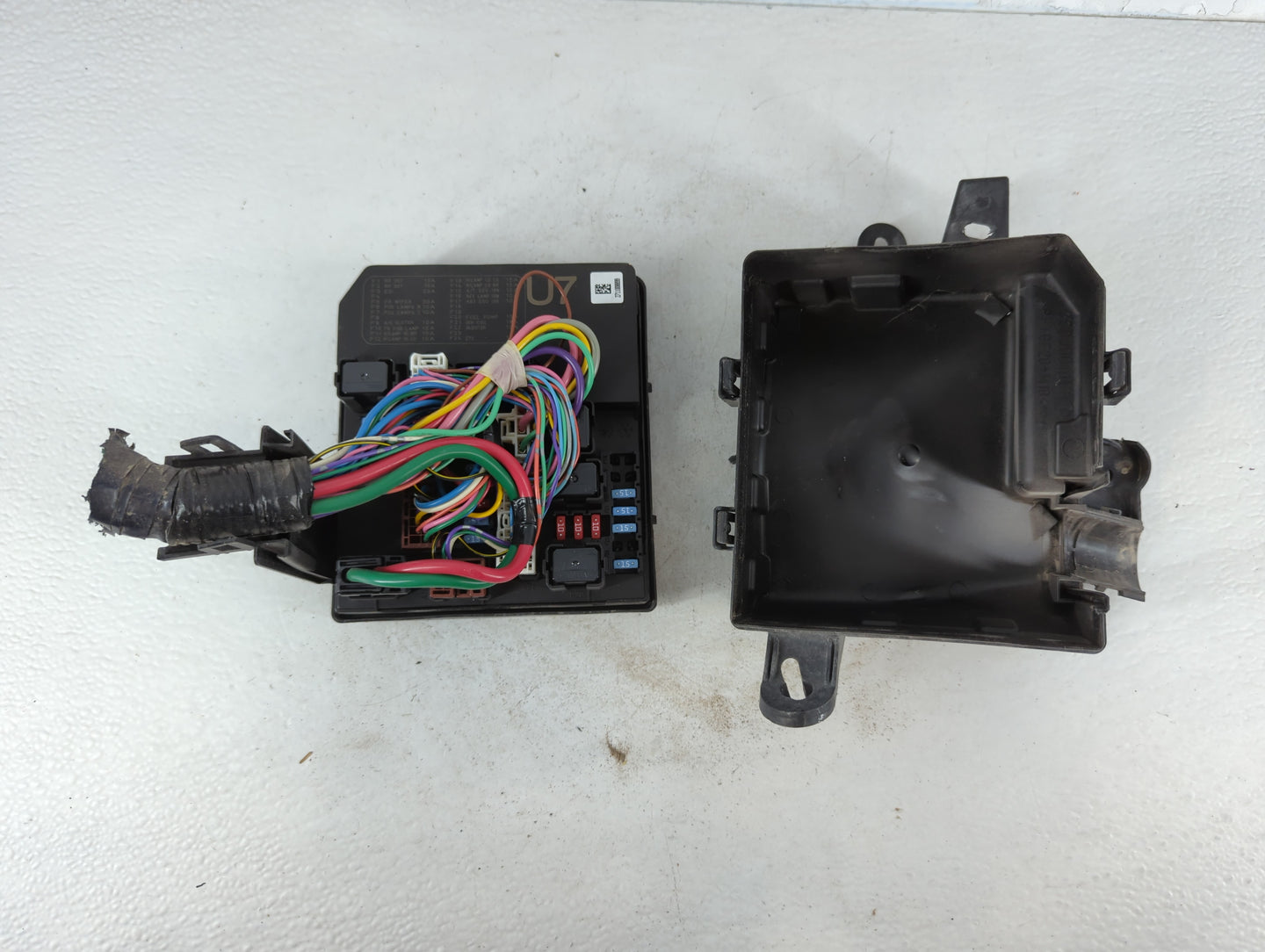 2013-2019 Nissan Sentra Fusebox Fuse Box Panel Relay Module P/N:284B7 1KM0B Fits Fits 2013 2014 2015 2016 2017 2018 2019 OEM