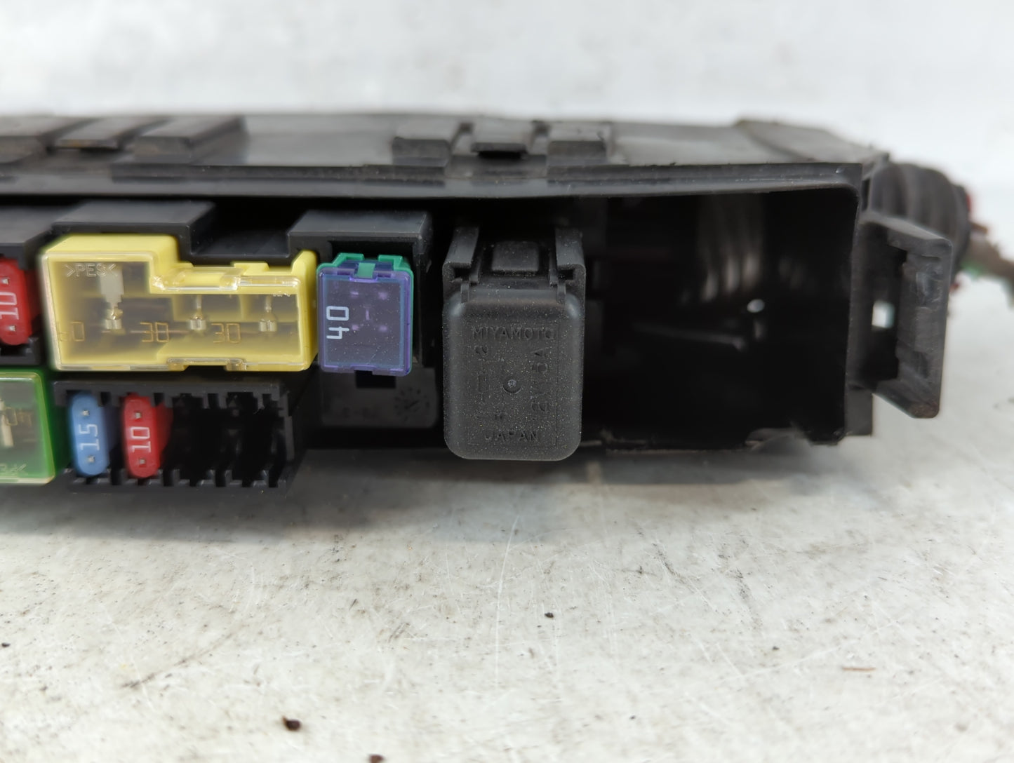 2013-2019 Nissan Sentra Fusebox Fuse Box Panel Relay Module P/N:24382 EW70B 7154-7223-30 Fits OEM Used Auto Parts - Oemuseda