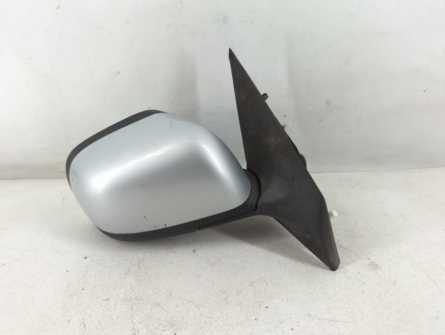 2012-2014 Nissan Versa Passenger Side View Mirror - Right Door Mirror OEM Used - Oemusedautoparts1.com