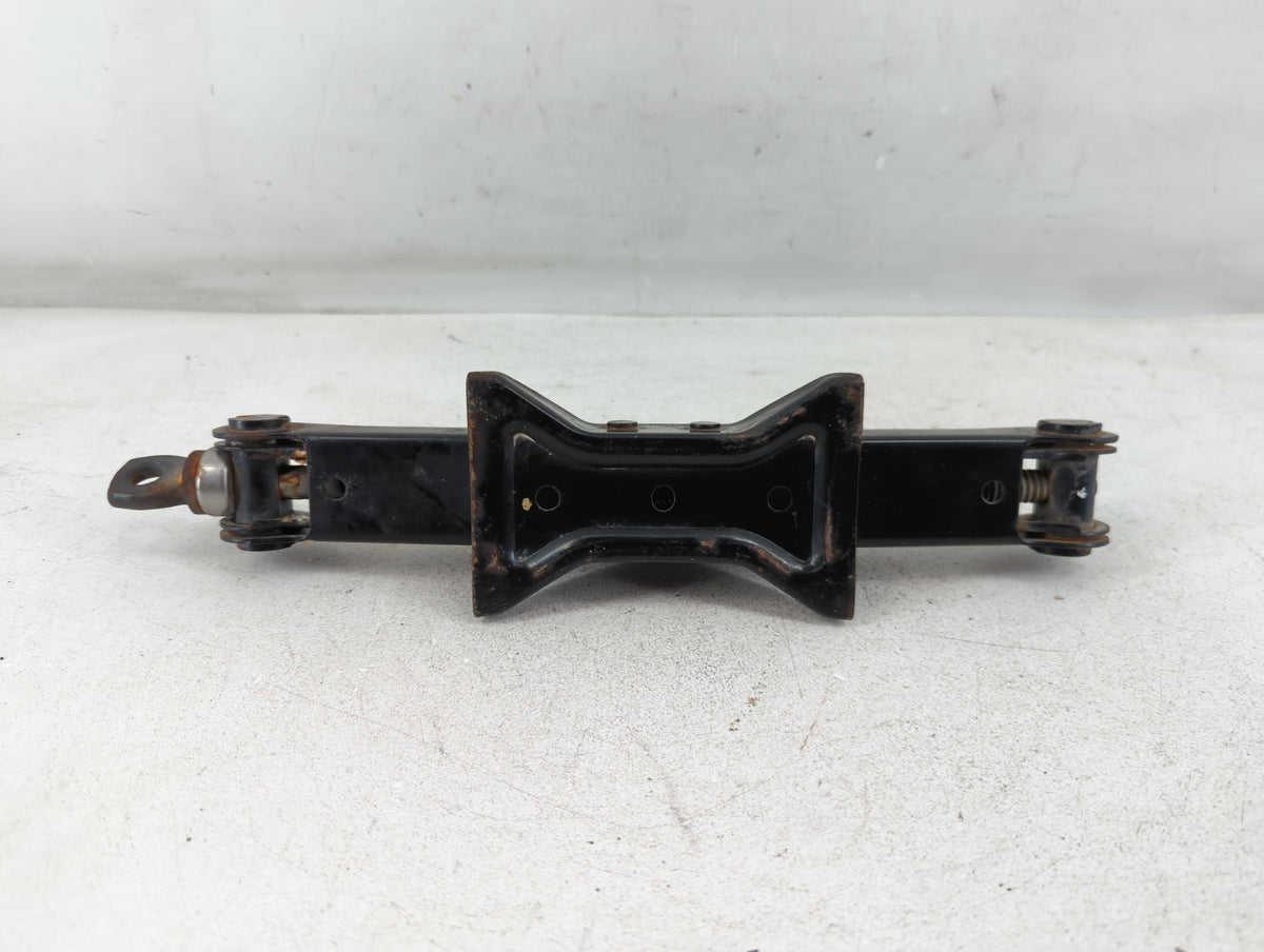 2013 Nissan Versa Spare Scissor Car Jack 1069033 - Oemusedautoparts1.com