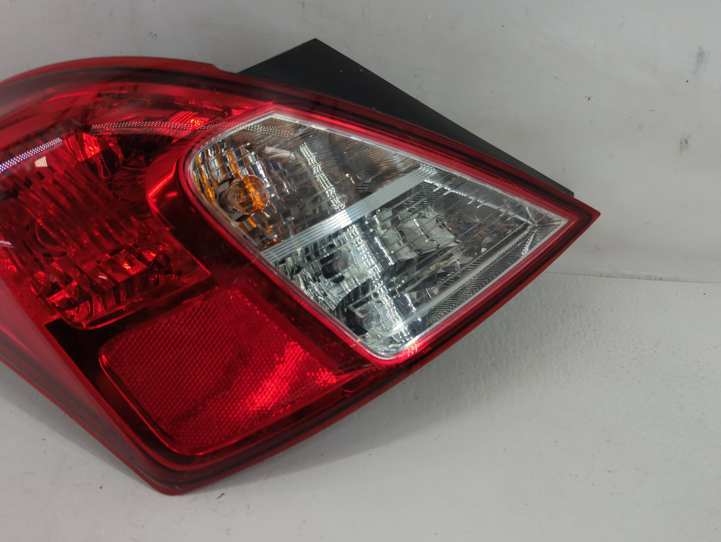 2012-2019 Nissan Versa Tail Light Assembly Driver Left OEM P/N:401390 Fits Fits 2012 2013 2014 2015 2016 2017 2018 2019 OEM 