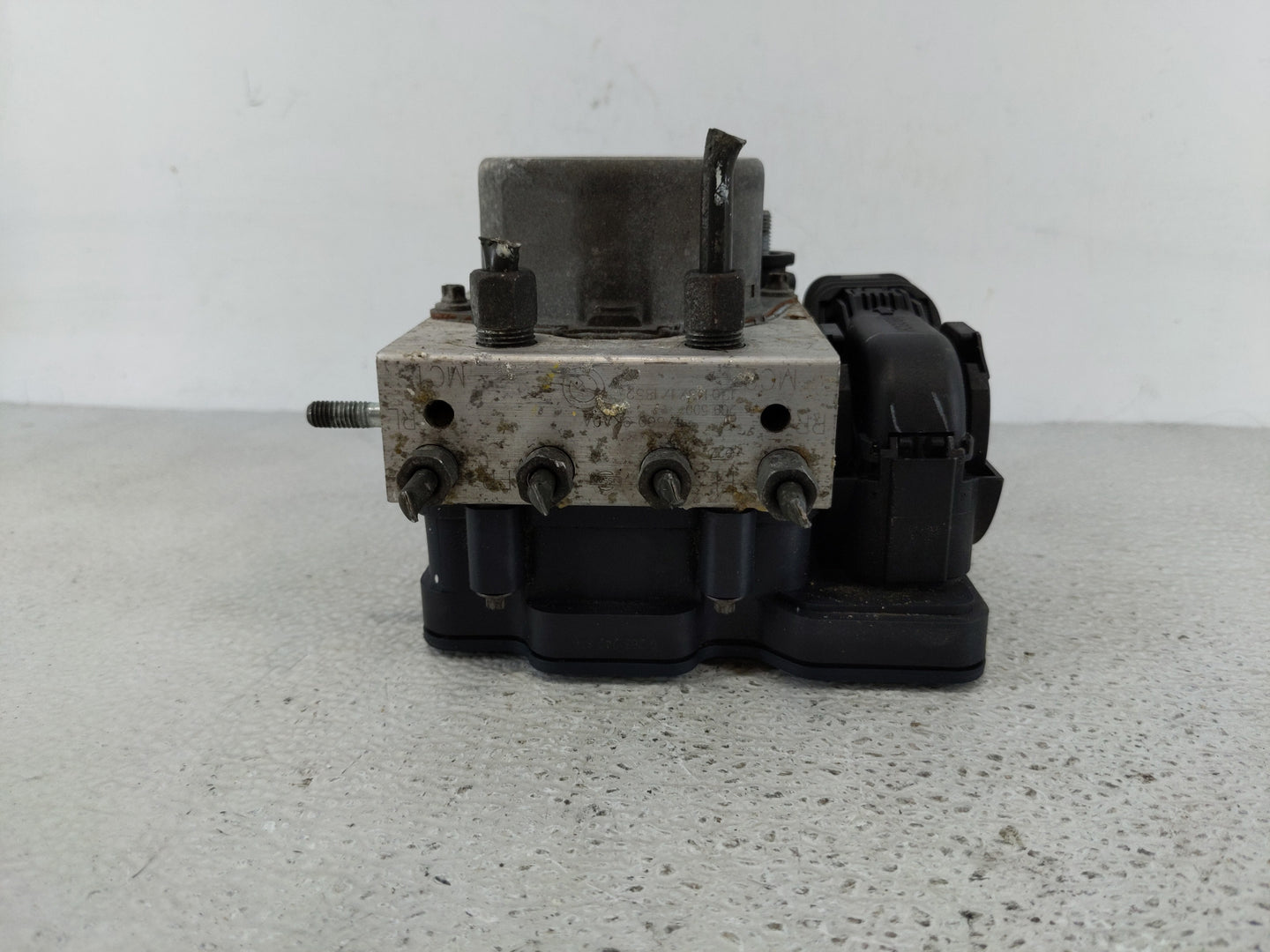 2013 Nissan Versa ABS Pump Control Module Replacement P/N:47660 9KA0A Fits OEM Used Auto Parts - Oemusedautoparts1.com