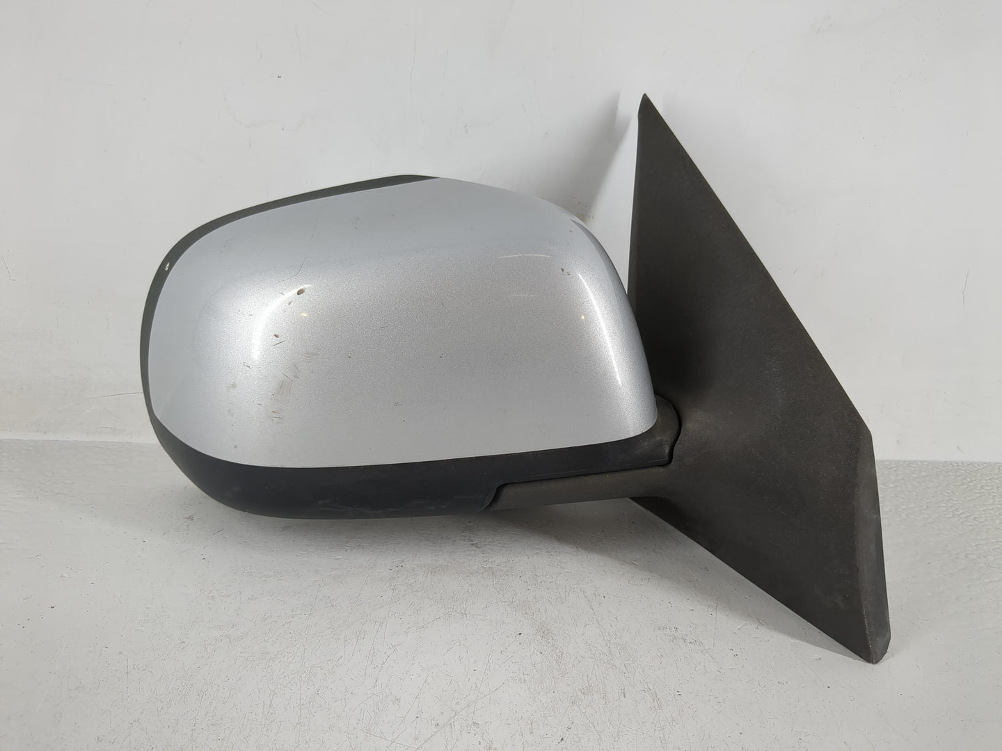 2012-2014 Nissan Versa Passenger Side View Mirror - Right Door Mirror OEM Used - Oemusedautoparts1.com