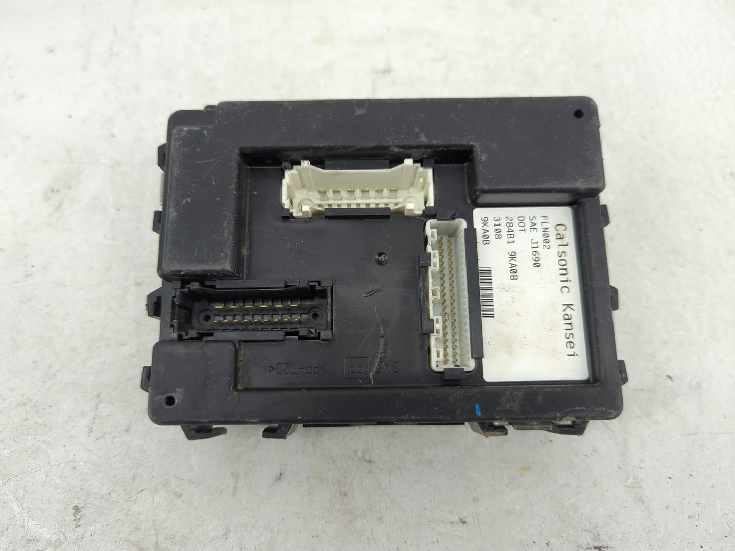 2013-2015 Nissan Versa Chassis Control Module Ccm Bcm Body Control - Oemusedautoparts1.com