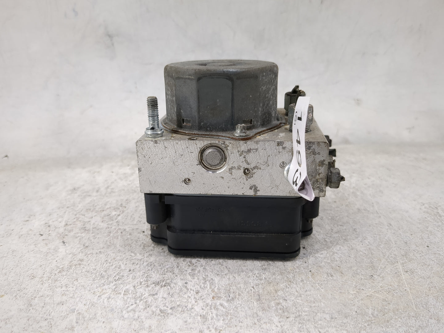 2013 Nissan Versa ABS Pump Control Module Replacement P/N:47660-9KA0A 0 265 242 476, 269 500 Fits OEM Used Auto Parts - Oemu