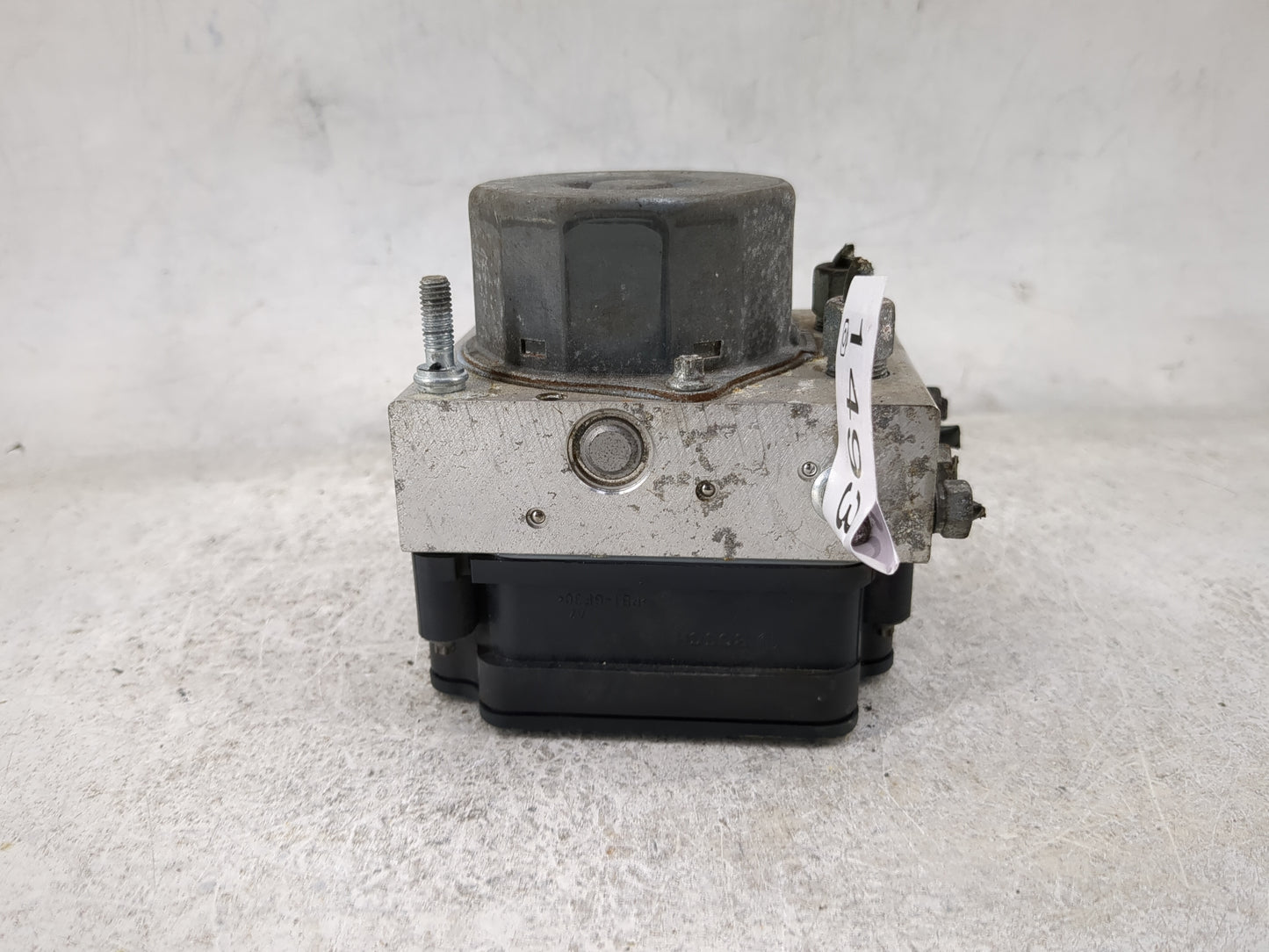 2013 Nissan Versa ABS Pump Control Module Replacement P/N:47660-9KA0A 0 265 242 476, 269 500 Fits OEM Used Auto Parts - Oemu
