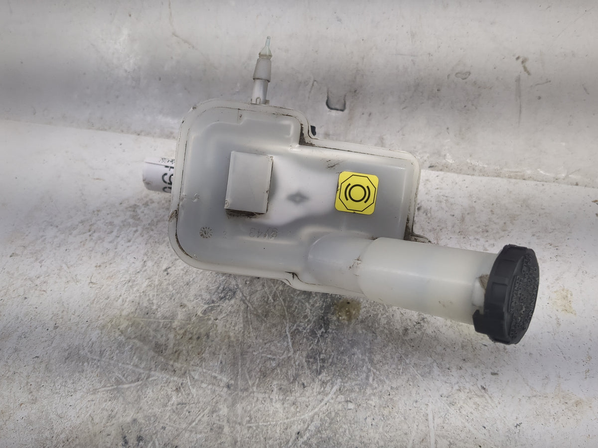 2012-2019 Nissan Versa Brake Master Cylinder 1496765 - Oemusedautoparts1.com