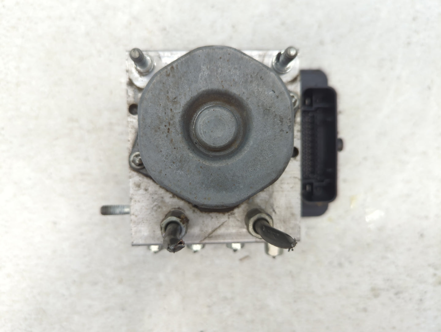 2013 Nissan Versa ABS Pump Control Module Replacement P/N:47660 9KA0A Fits OEM Used Auto Parts - Oemusedautoparts1.com