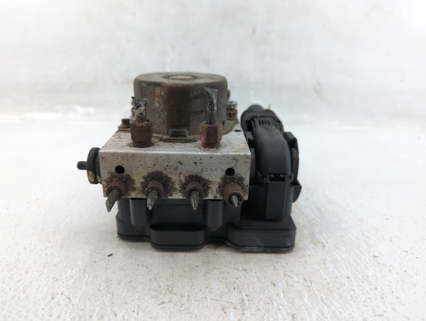 2013 Nissan Versa ABS Pump Control Module Replacement P/N:47660 9KA0A Fits OEM Used Auto Parts - Oemusedautoparts1.com