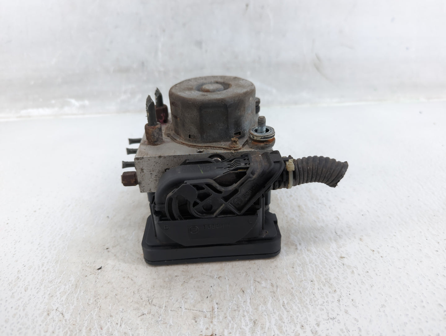 2013 Nissan Versa ABS Pump Control Module Replacement P/N:47660 9KA0A Fits OEM Used Auto Parts - Oemusedautoparts1.com