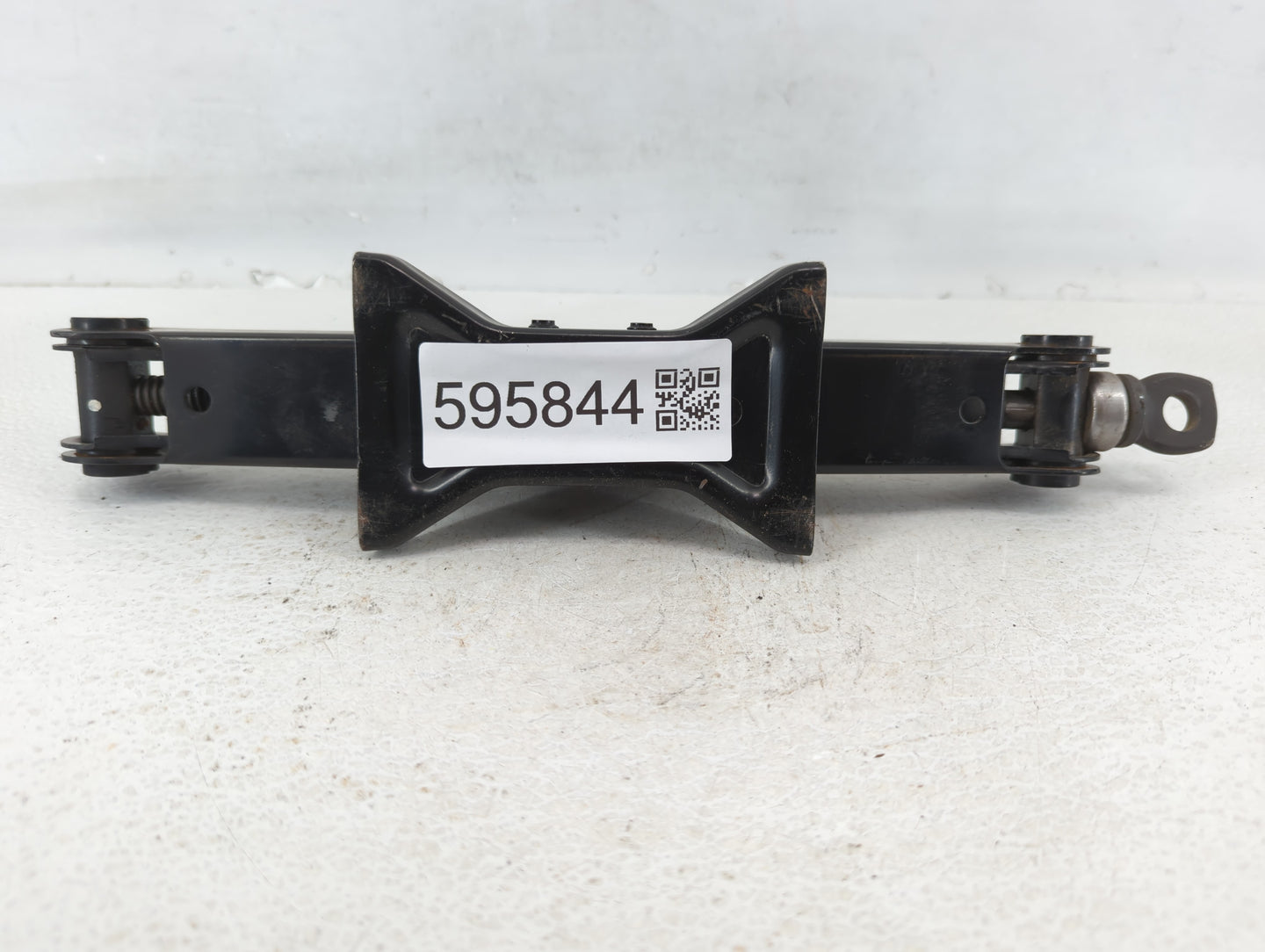 2013 Nissan Versa Spare Scissor Car Jack 595844 - Oemusedautoparts1.com
