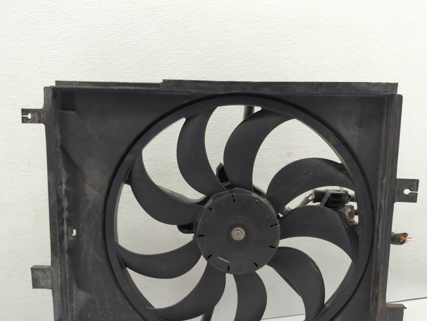 2012-2019 Nissan Versa Left Radiator Fan Motor Assembly Black - Oemusedautoparts1.com