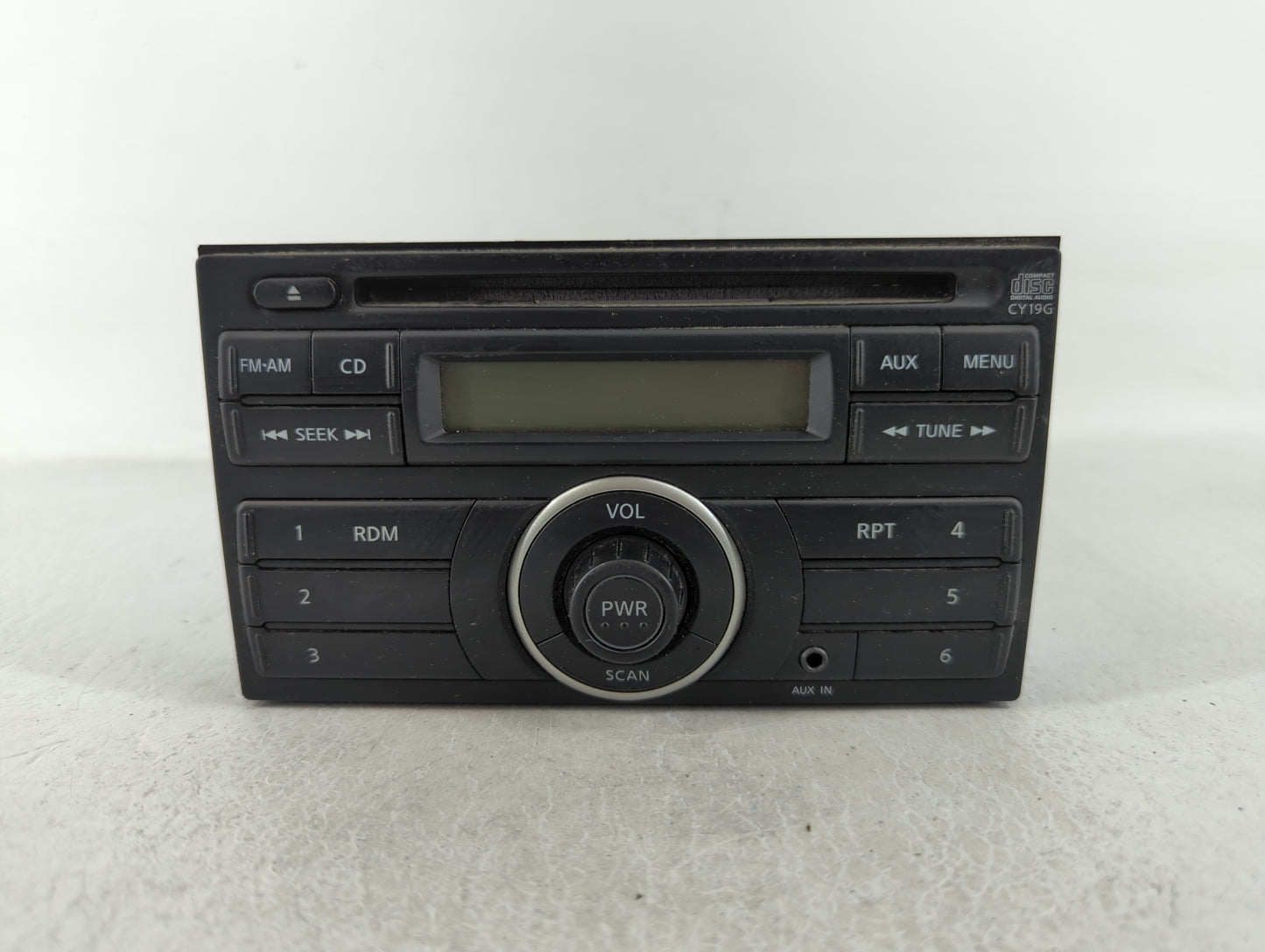 2013-2013 Nissan Versa Am Fm Cd Player Radio Receiver - Oemusedautoparts1.com