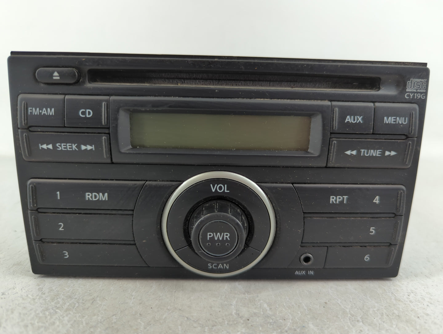 2013-2013 Nissan Versa Am Fm Cd Player Radio Receiver - Oemusedautoparts1.com