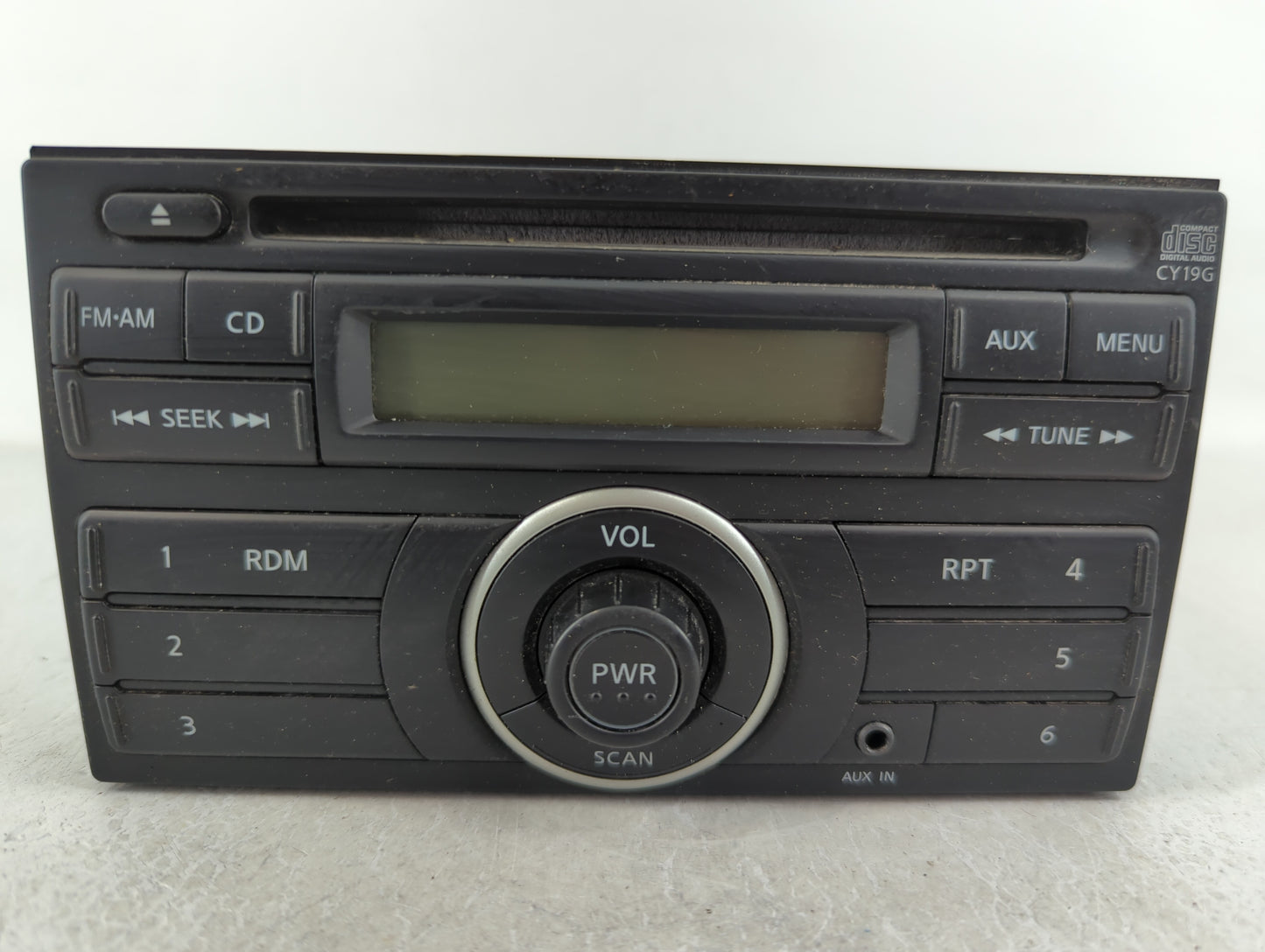 2013-2013 Nissan Versa Am Fm Cd Player Radio Receiver - Oemusedautoparts1.com