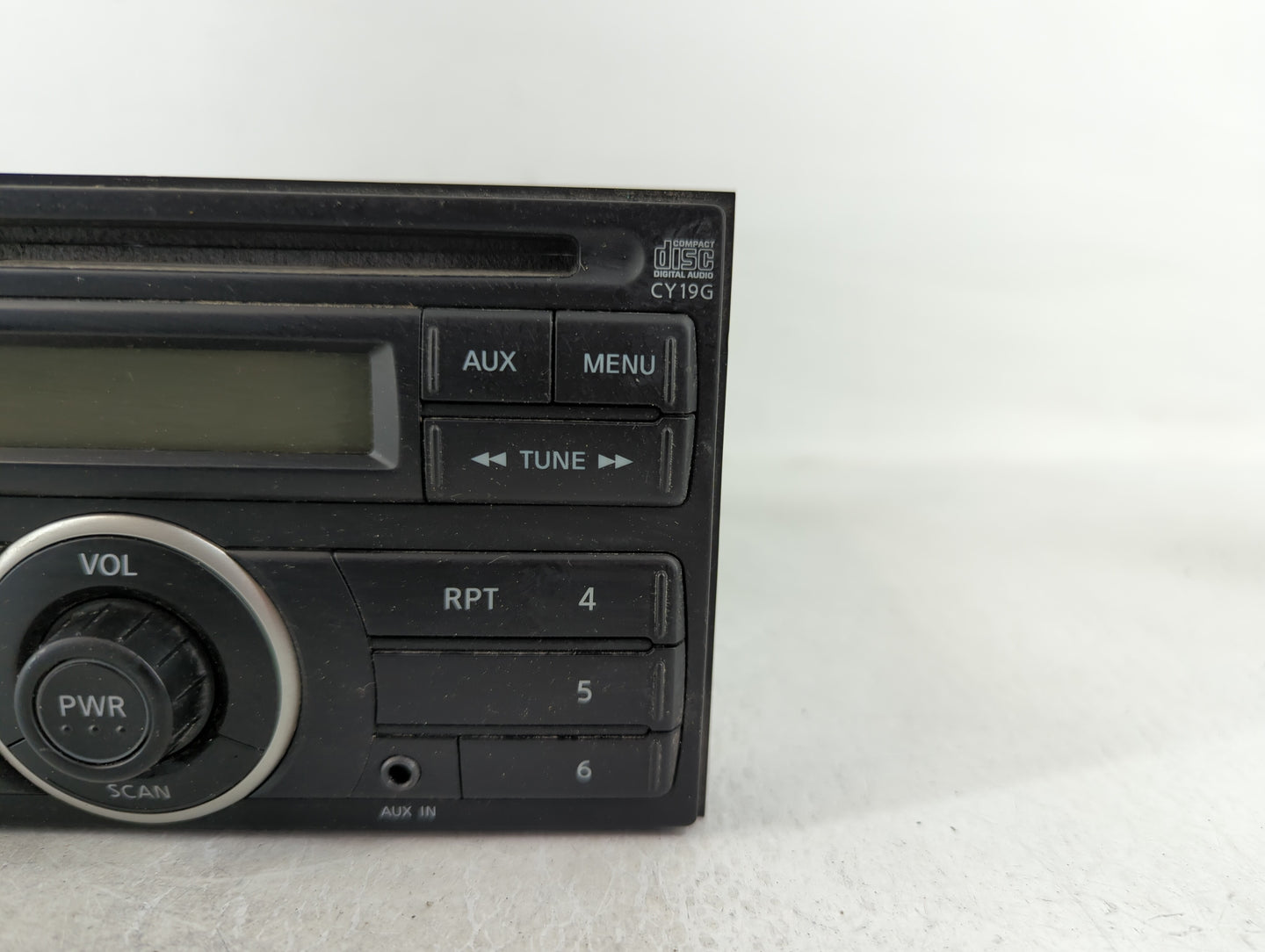 2013-2013 Nissan Versa Am Fm Cd Player Radio Receiver - Oemusedautoparts1.com