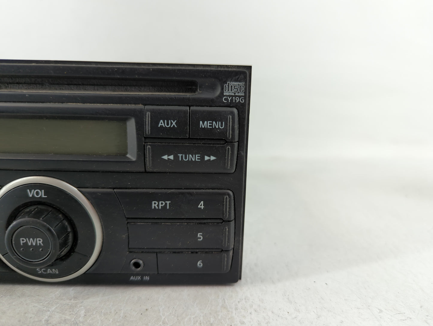 2013-2013 Nissan Versa Am Fm Cd Player Radio Receiver - Oemusedautoparts1.com