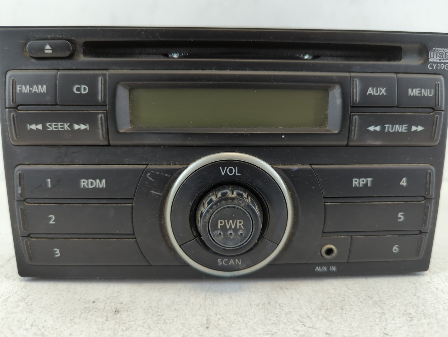 2012-2014 Nissan Versa Am Fm Cd Player Radio Receiver - Oemusedautoparts1.com