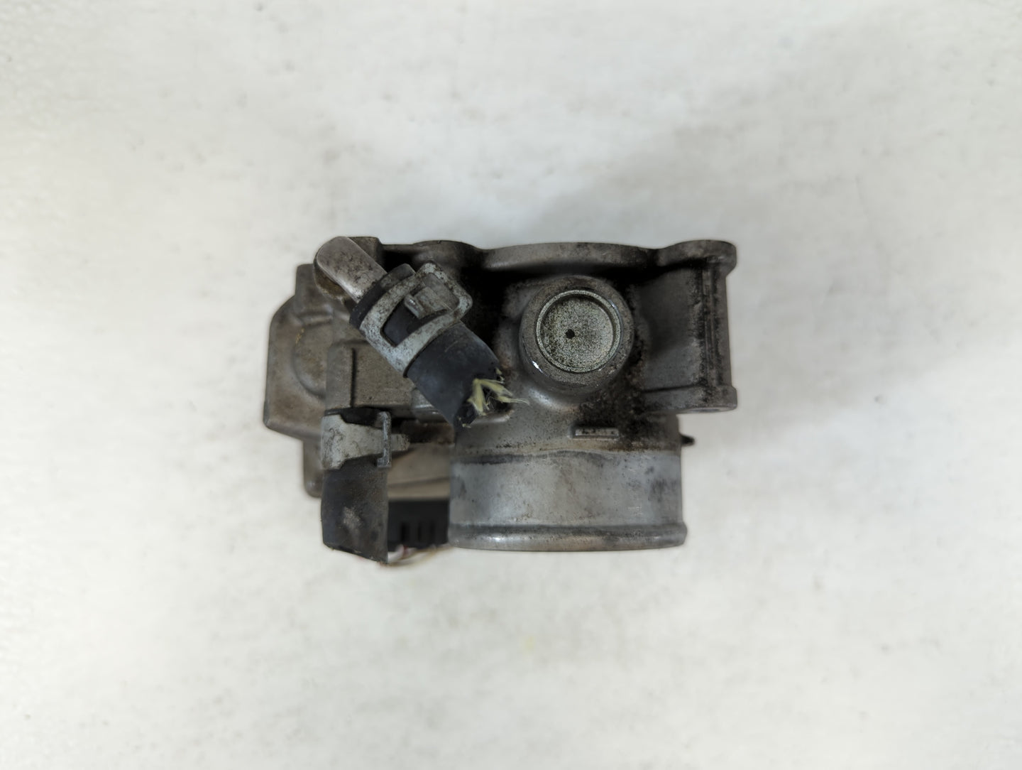 2012-2019 Nissan Versa Throttle Body P/N:02155 3B22, 3AA50-02 D Fits Fits 2012 2013 2014 2015 2016 2017 2018 2019 OEM Used A