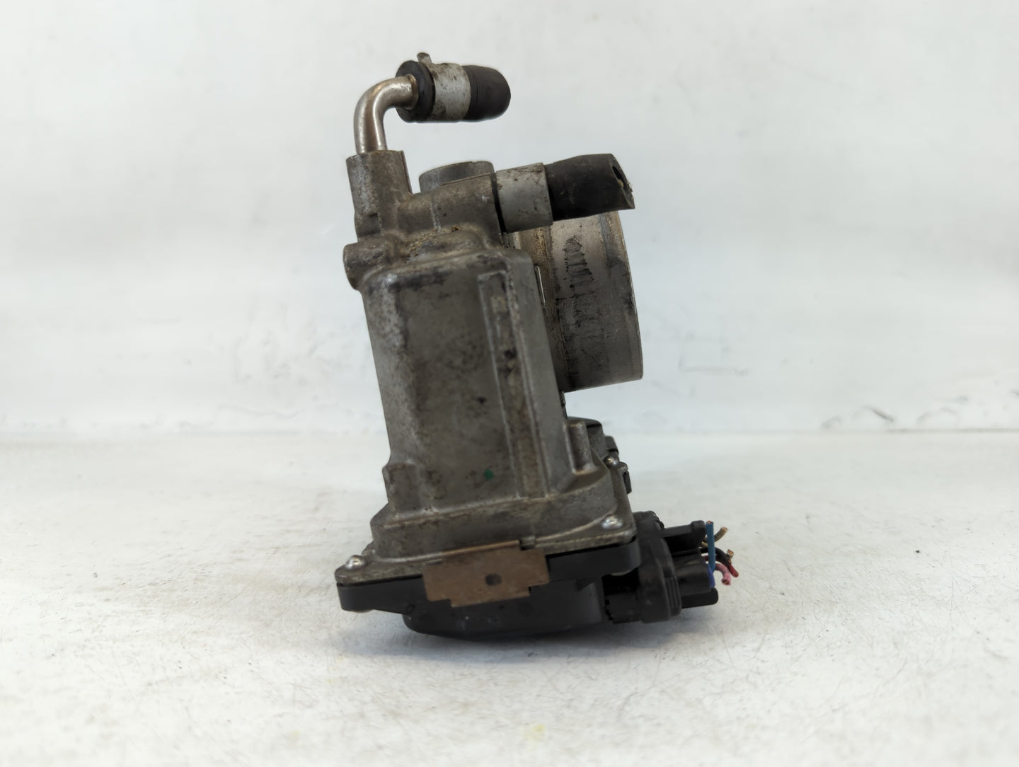 2012-2019 Nissan Versa Throttle Body P/N:02155 3B22, 3AA50-02 D Fits Fits 2012 2013 2014 2015 2016 2017 2018 2019 OEM Used A