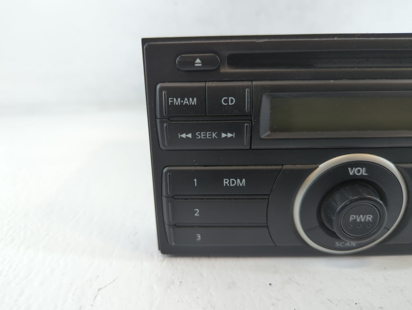 2012-2014 Nissan Versa Radio AM FM Cd Player Receiver Replacement Fits Fits 2012 2013 2014 OEM Used Auto Parts - Oemusedauto