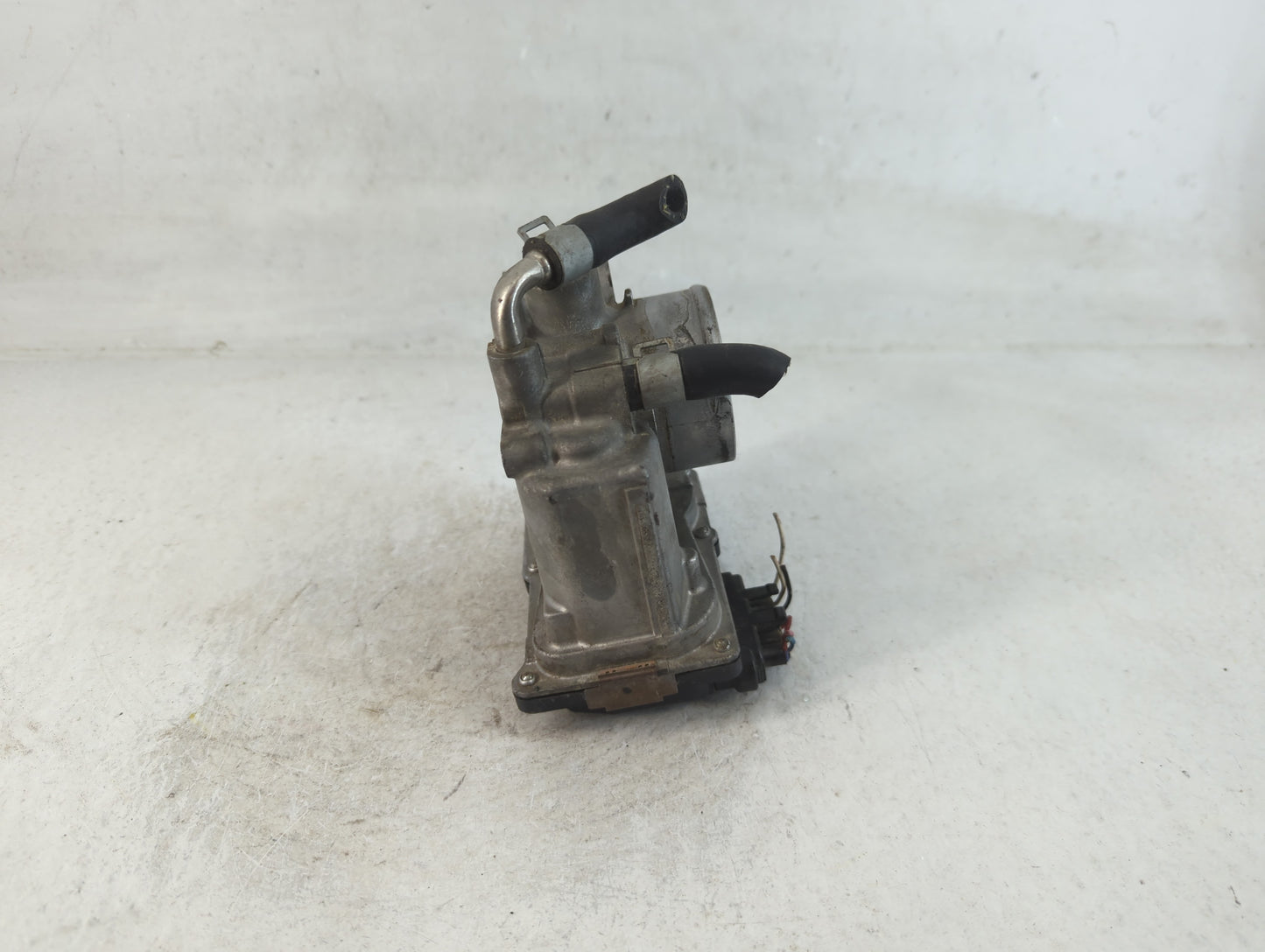2012-2019 Nissan Versa Throttle Body P/N:3AA50-02E Fits Fits 2012 2013 2014 2015 2016 2017 2018 2019 OEM Used Auto Parts - O