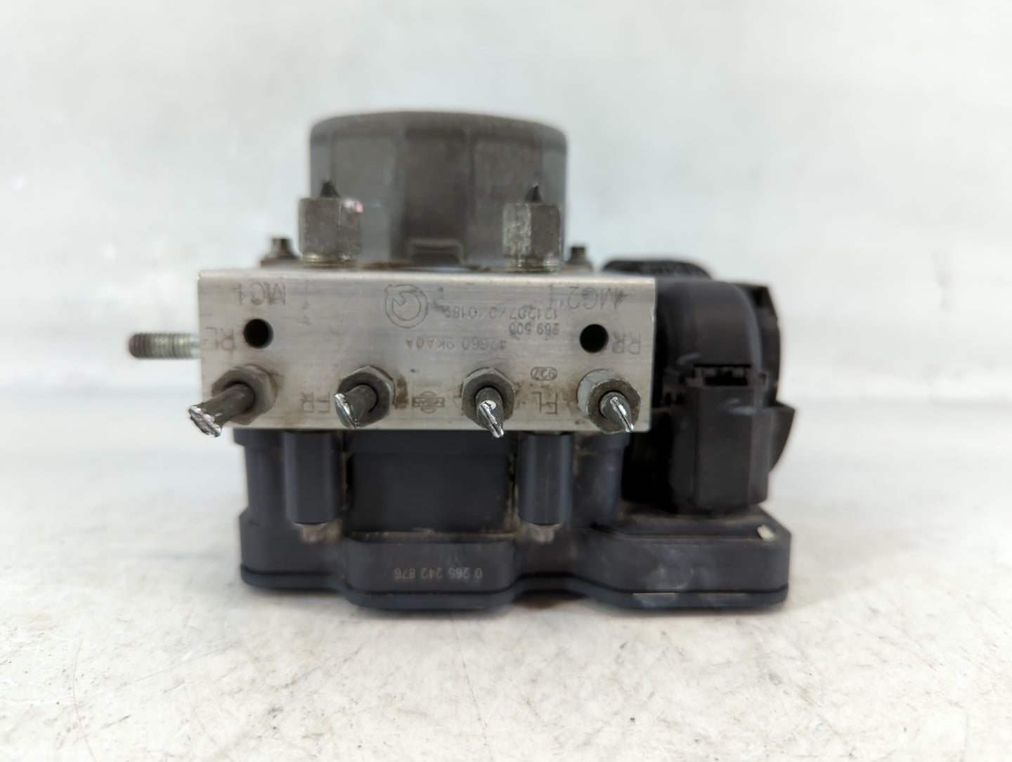2013 Nissan Versa ABS Pump Control Module Replacement P/N:47660 9KA0A Fits OEM Used Auto Parts - Oemusedautoparts1.com