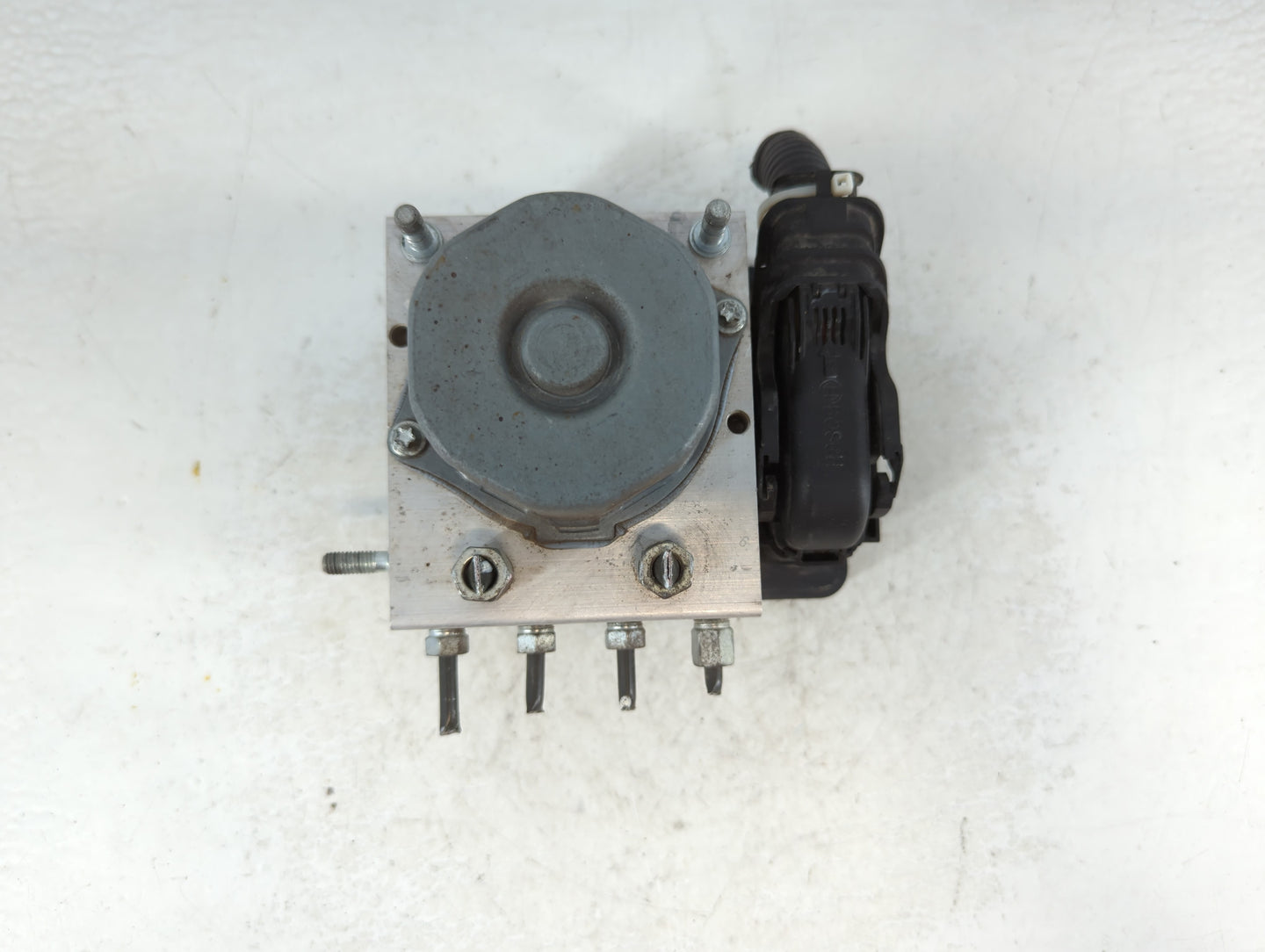 2013 Nissan Versa ABS Pump Control Module Replacement P/N:47660 9KA0A Fits OEM Used Auto Parts - Oemusedautoparts1.com