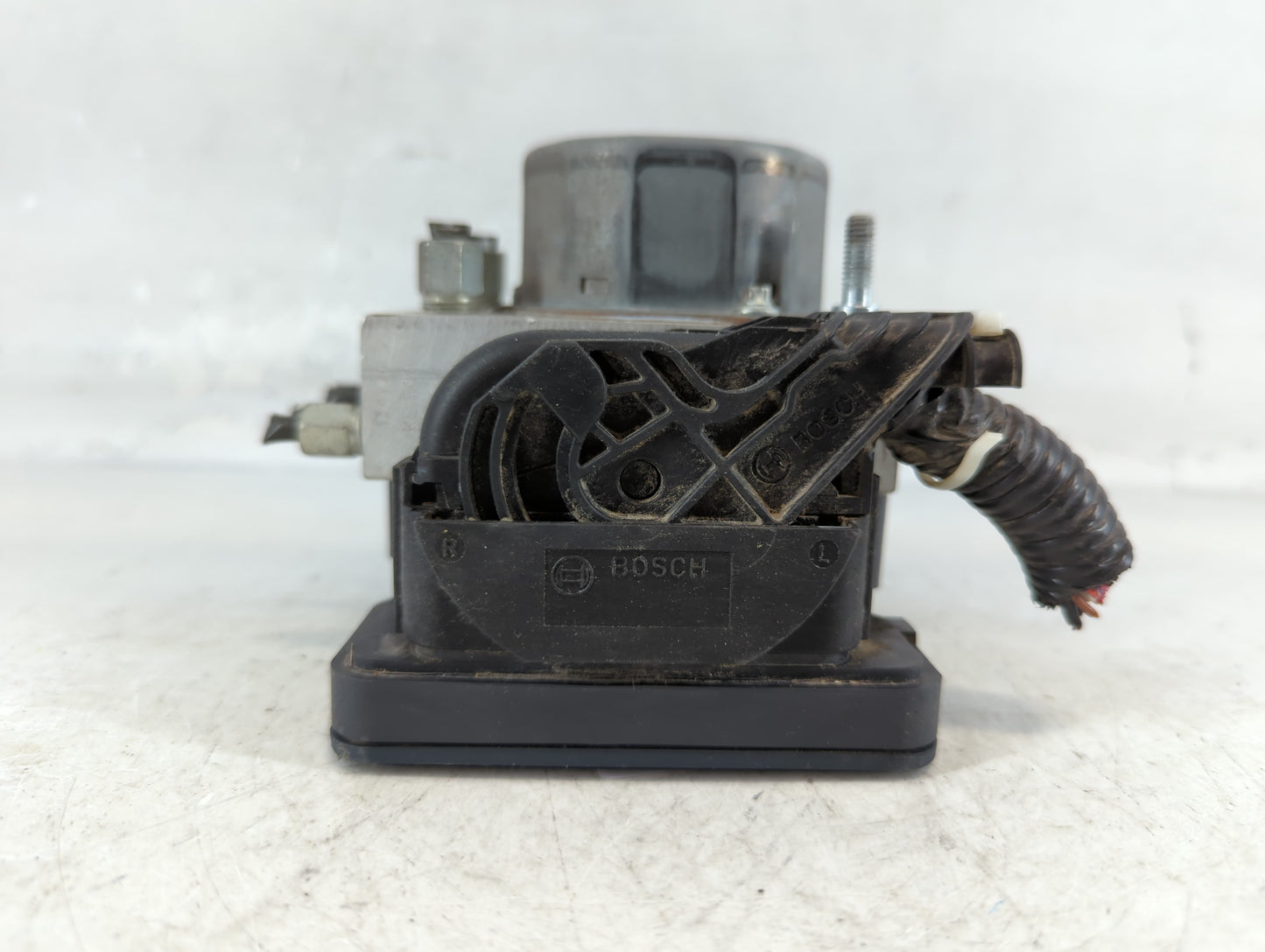 2013 Nissan Versa ABS Pump Control Module Replacement P/N:47660 9KA0A Fits OEM Used Auto Parts - Oemusedautoparts1.com