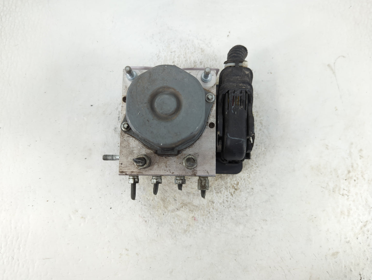 2013 Nissan Versa ABS Pump Control Module Replacement P/N:47660 9KA0A Fits OEM Used Auto Parts - Oemusedautoparts1.com