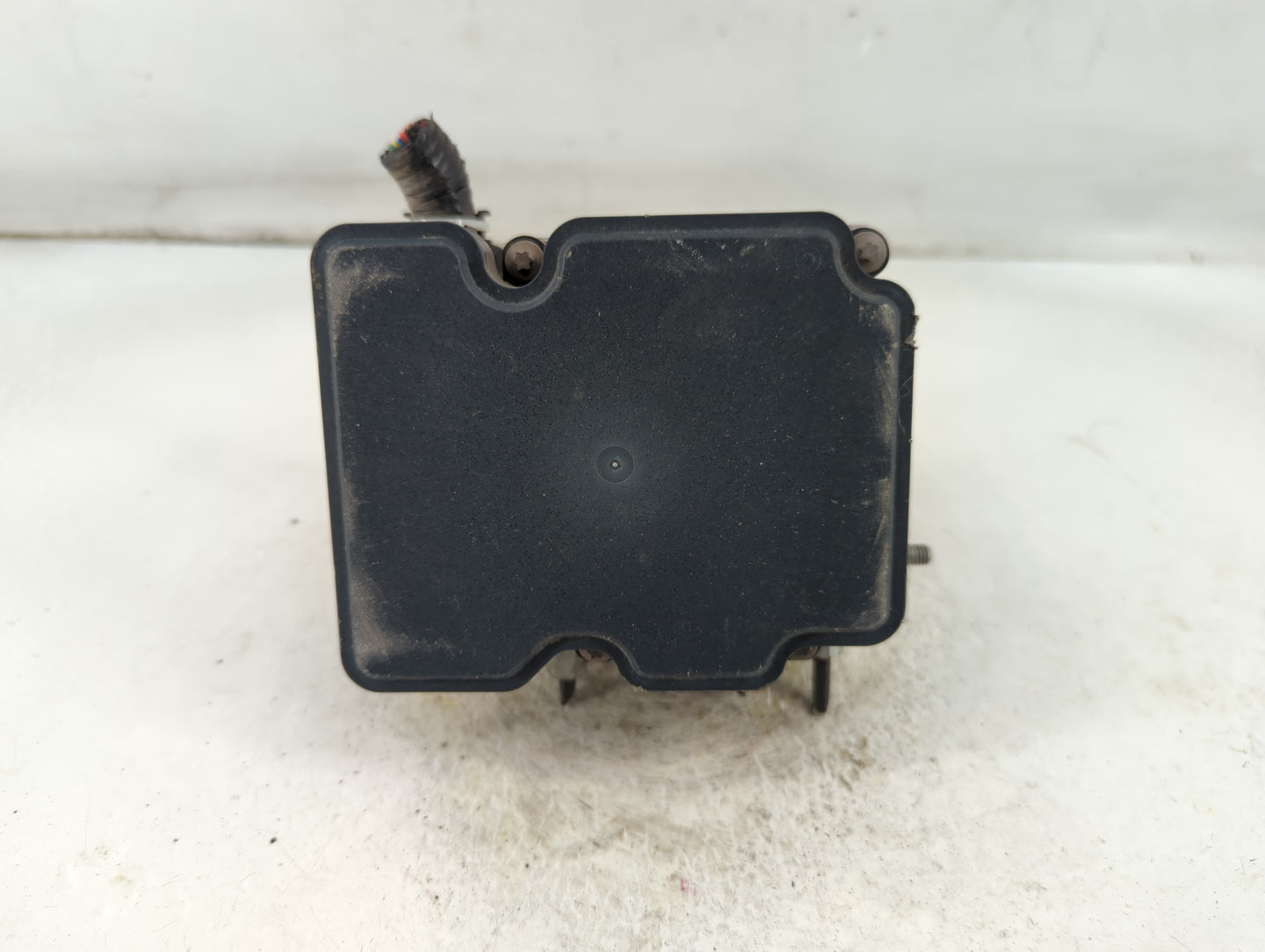 2013 Nissan Versa ABS Pump Control Module Replacement P/N:47660 9KA0A Fits OEM Used Auto Parts - Oemusedautoparts1.com