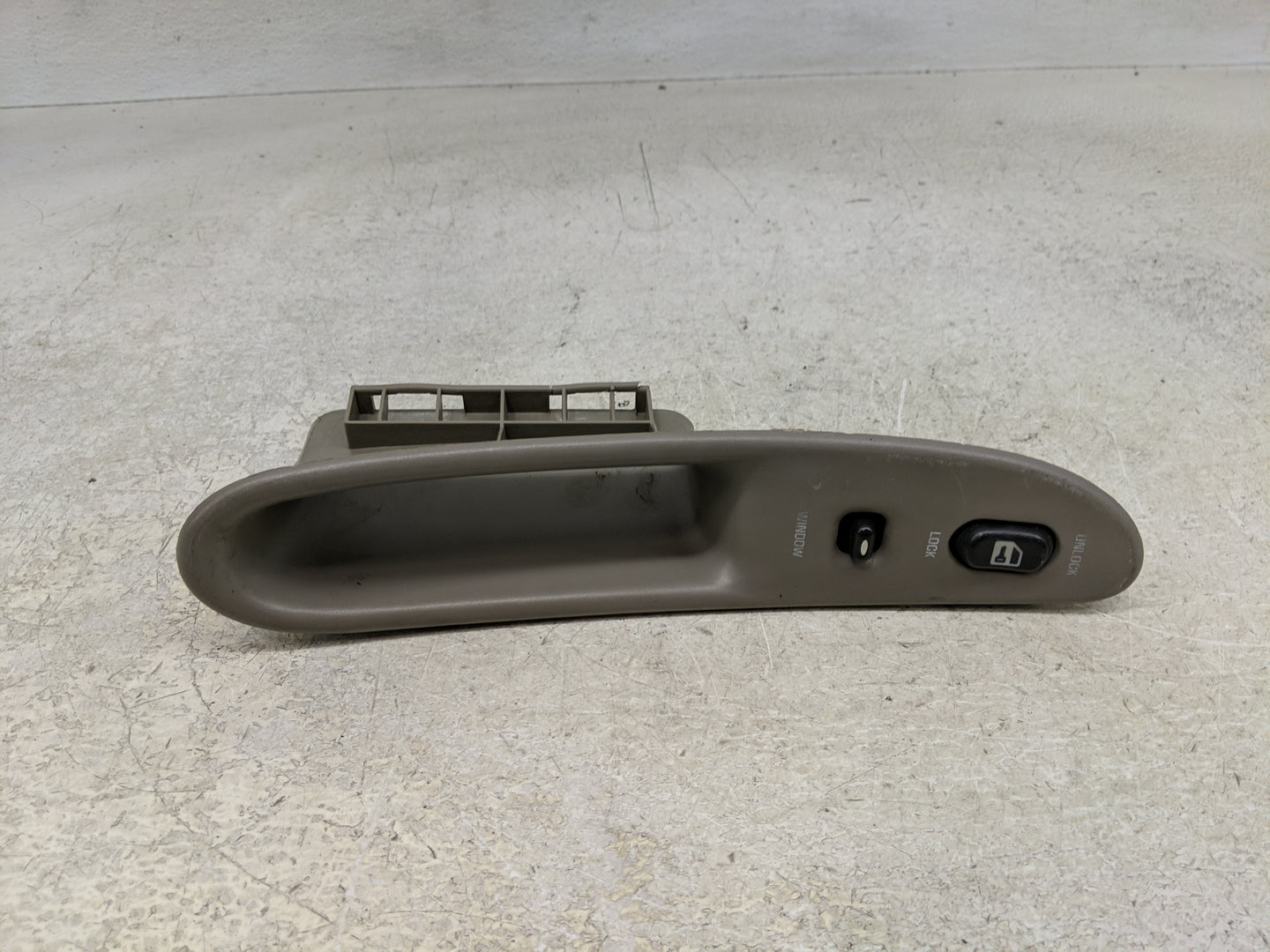 2013 Oldsmobile Alero Master Power Window Switch Replacement Driver Side Left P/N:22658633 Fits OEM Used Auto Parts - Oemuse