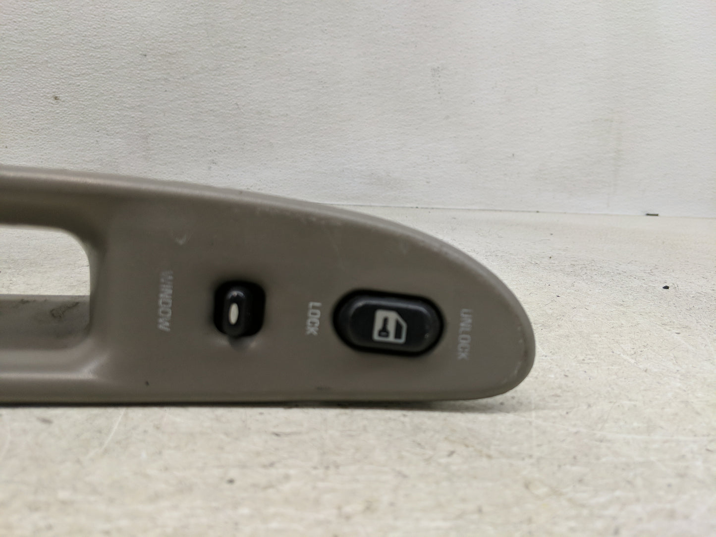 2013 Oldsmobile Alero Master Power Window Switch Replacement Driver Side Left P/N:22658633 Fits OEM Used Auto Parts - Oemuse