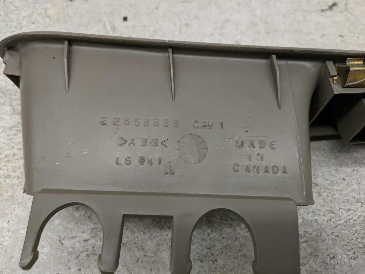 2013 Oldsmobile Alero Master Power Window Switch Replacement Driver Side Left P/N:22658633 Fits OEM Used Auto Parts - Oemuse