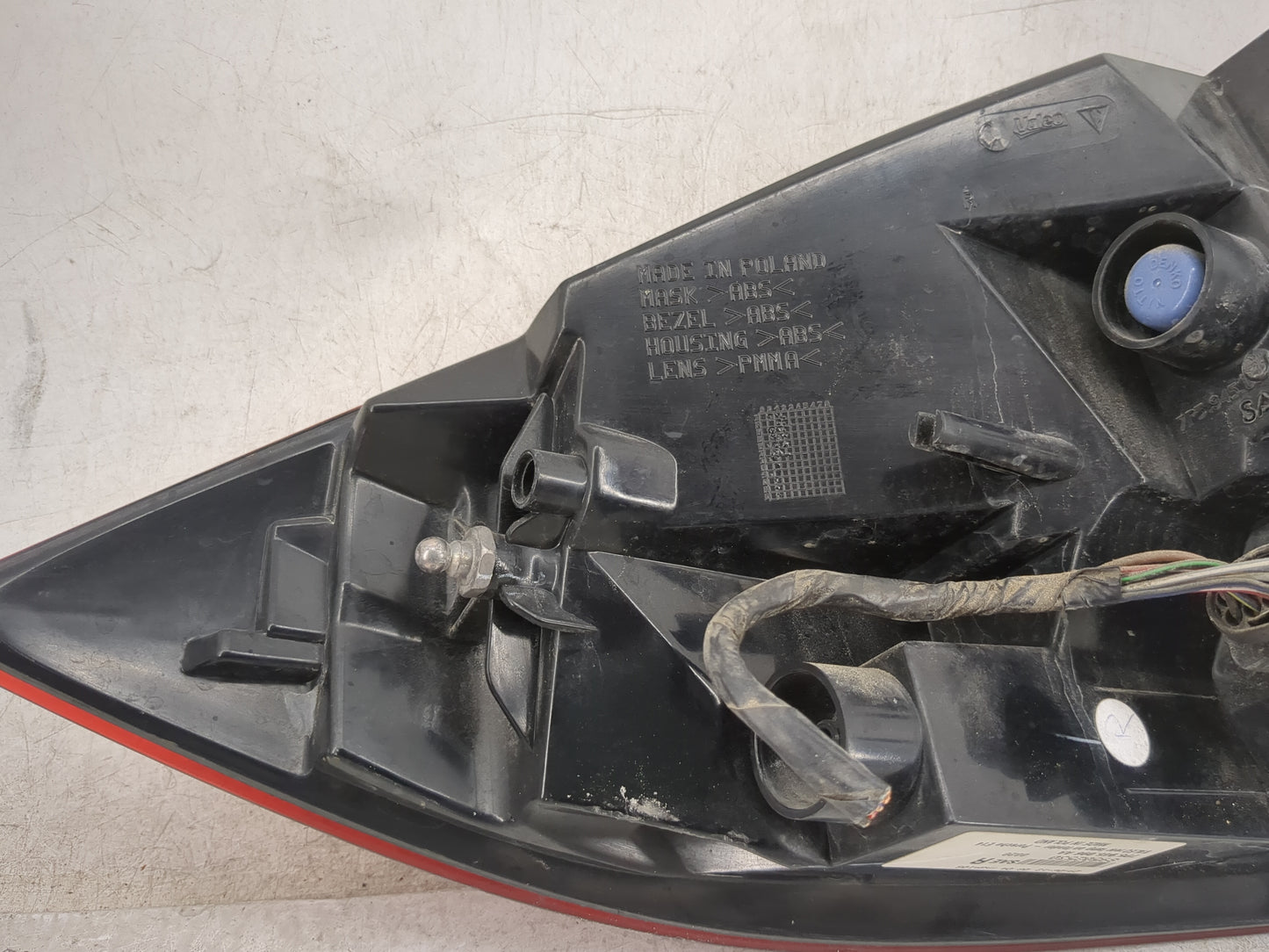 2011-2014 Porsche Cayenne Tail Light Assembly Passenger Right OEM P/N:7P5 945 096 AA 89502530 Fits Fits 2011 2012 2013 2014 