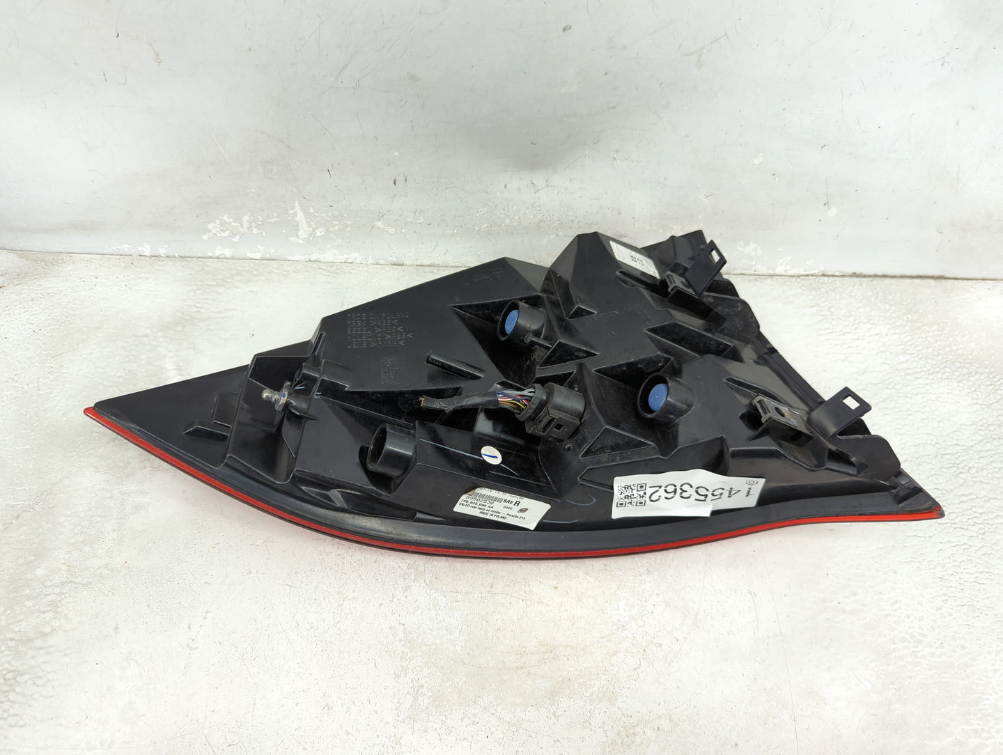 2011-2014 Porsche Cayenne Tail Light Assembly Passenger Right OEM P/N:7P5 945 096 AA 89502530 Fits Fits 2011 2012 2013 2014 