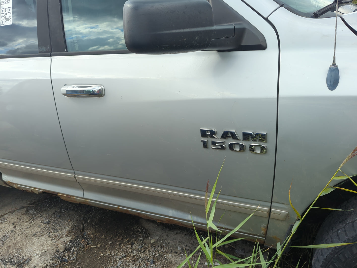 2011-2022 Ram 1500 Passenger Front Door Oem 1130947 - Oemusedautoparts1.com