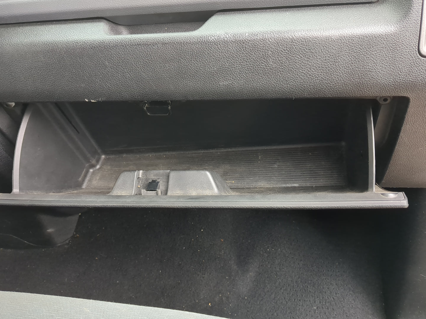 2013 Ram 1500 Passenger Glove Box Door Storage Compartment 1244889 - Oemusedautoparts1.com