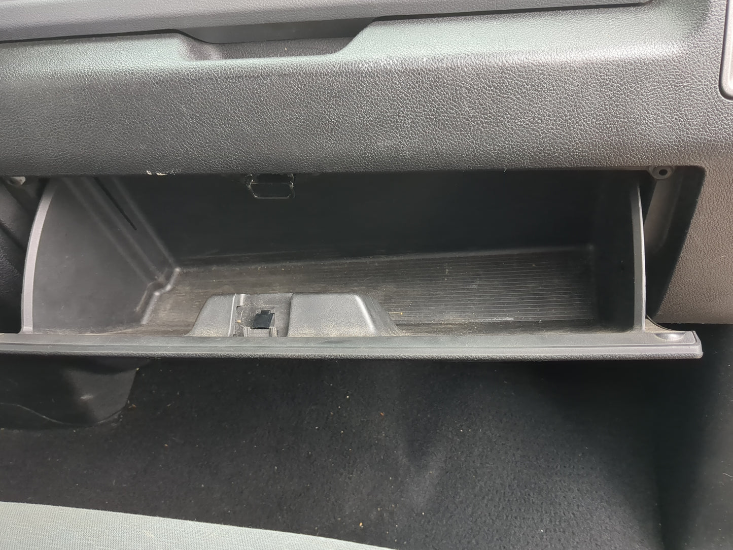 2013 Ram 1500 Passenger Glove Box Door Storage Compartment 1244889 - Oemusedautoparts1.com
