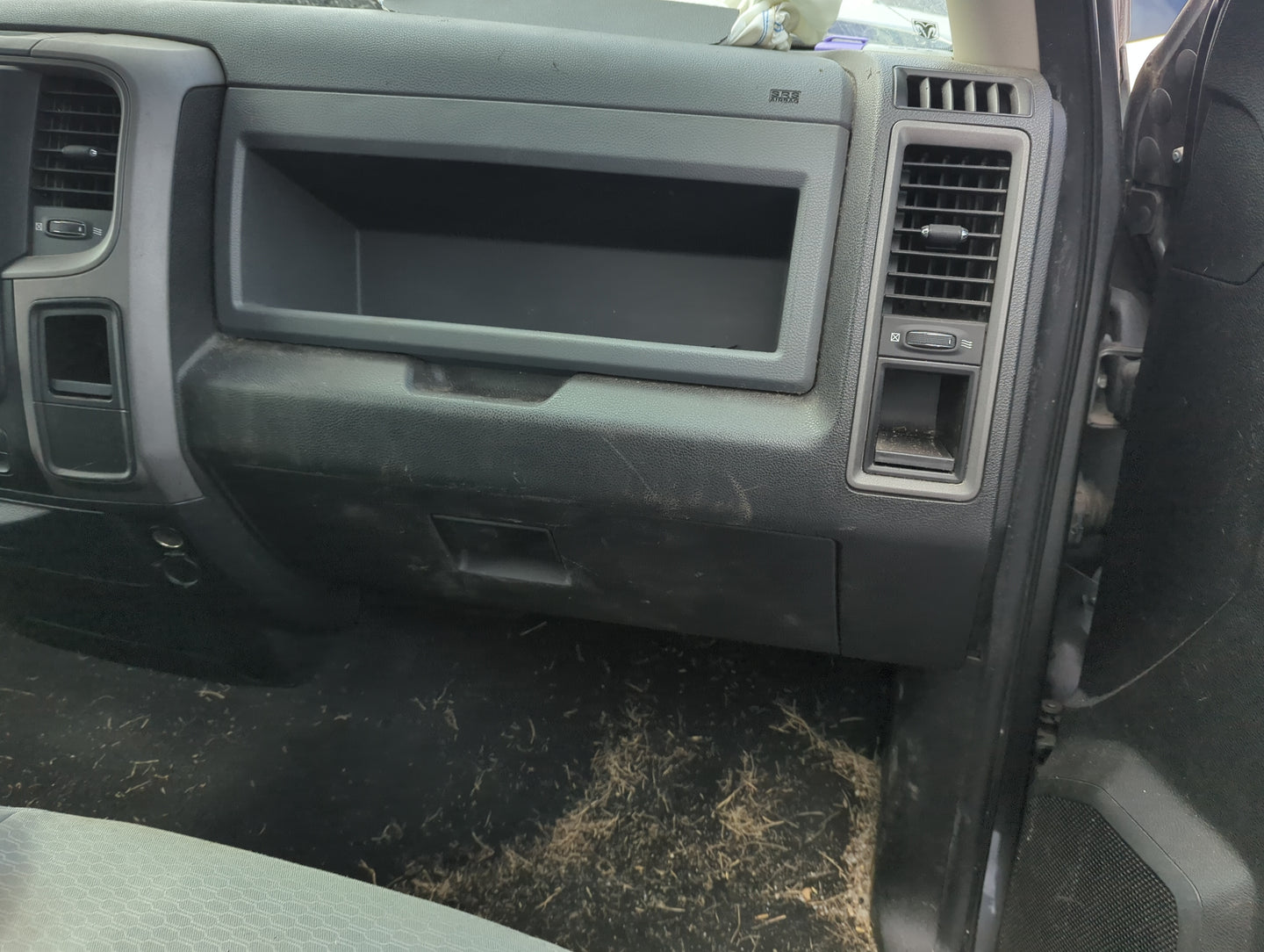 2013 Ram 1500 Passenger Glove Box Door Storage Compartment 1369025 - Oemusedautoparts1.com