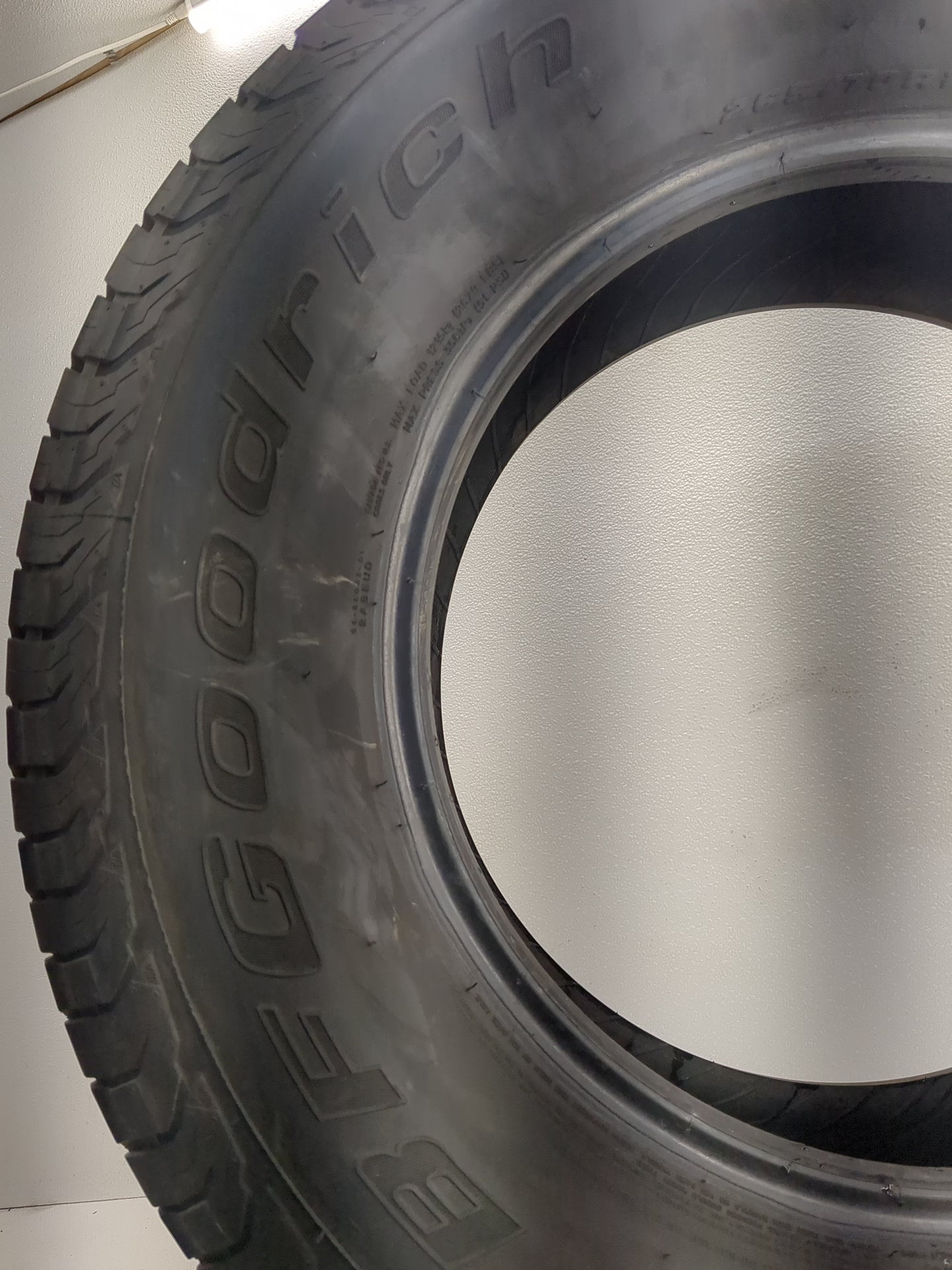 Used Tire 265/70R17 BFGOODRICH TRAIL-TERRAIN T/A 115S - Tread Depth 9/32 - Oemusedautoparts1.com
