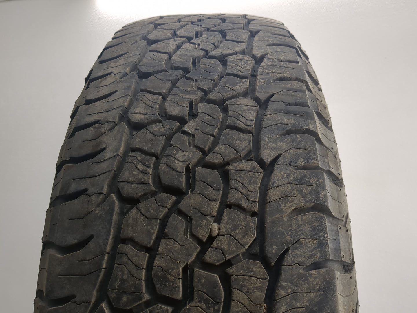 Used Tire 265/70R17 BFGOODRICH TRAIL-TERRAIN T/A 115S - Tread Depth 9.5/32 - Oemusedautoparts1.com