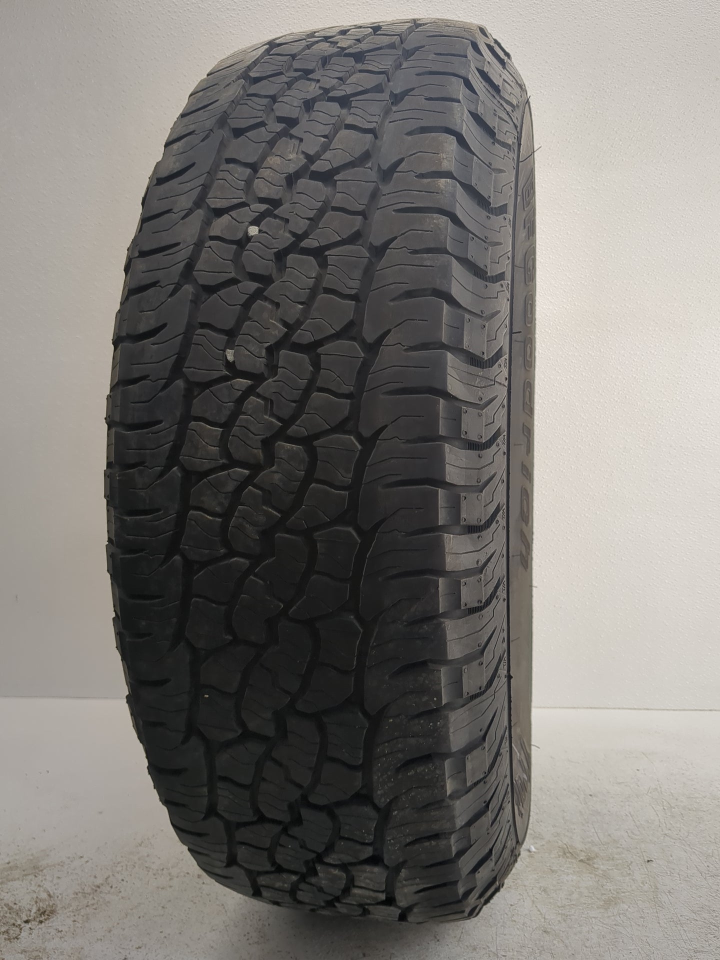 Used Tire 265/70R17 BFGOODRICH TRAIL-TERRAIN T/A 115S - Tread Depth 9.5/32 - Oemusedautoparts1.com